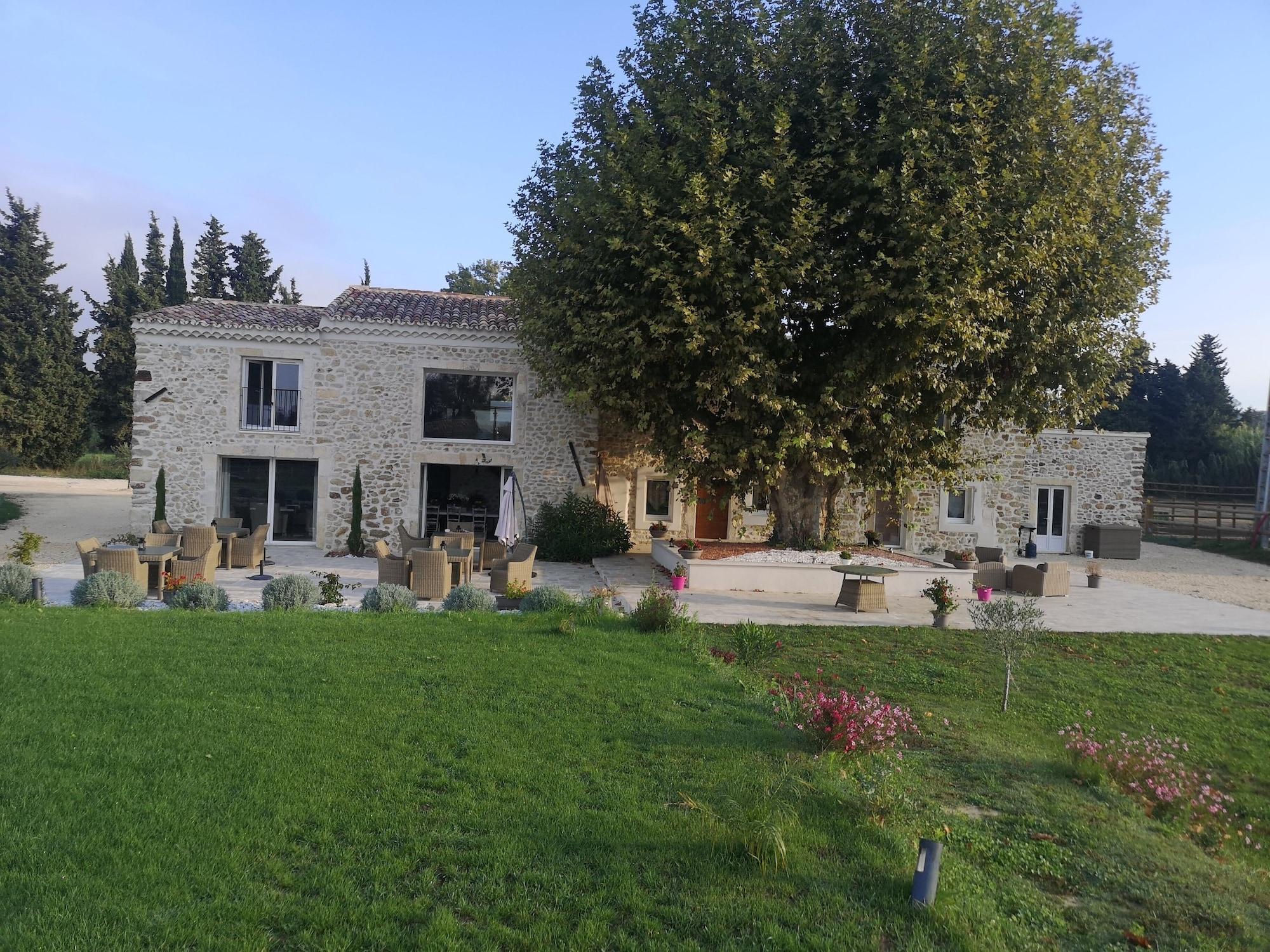 Varios La petite plaine
