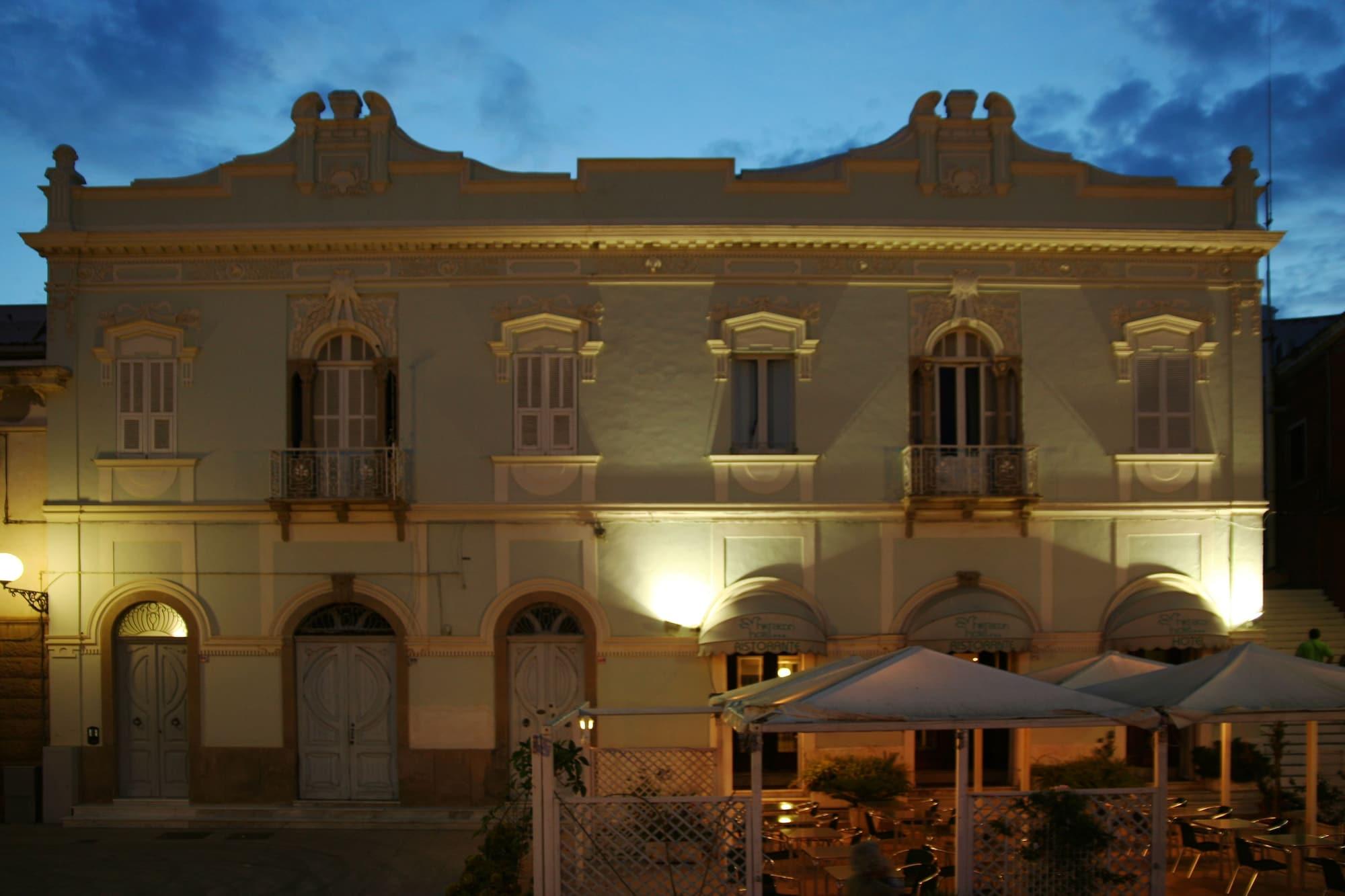 Vista Exterior Hotel Hieracon