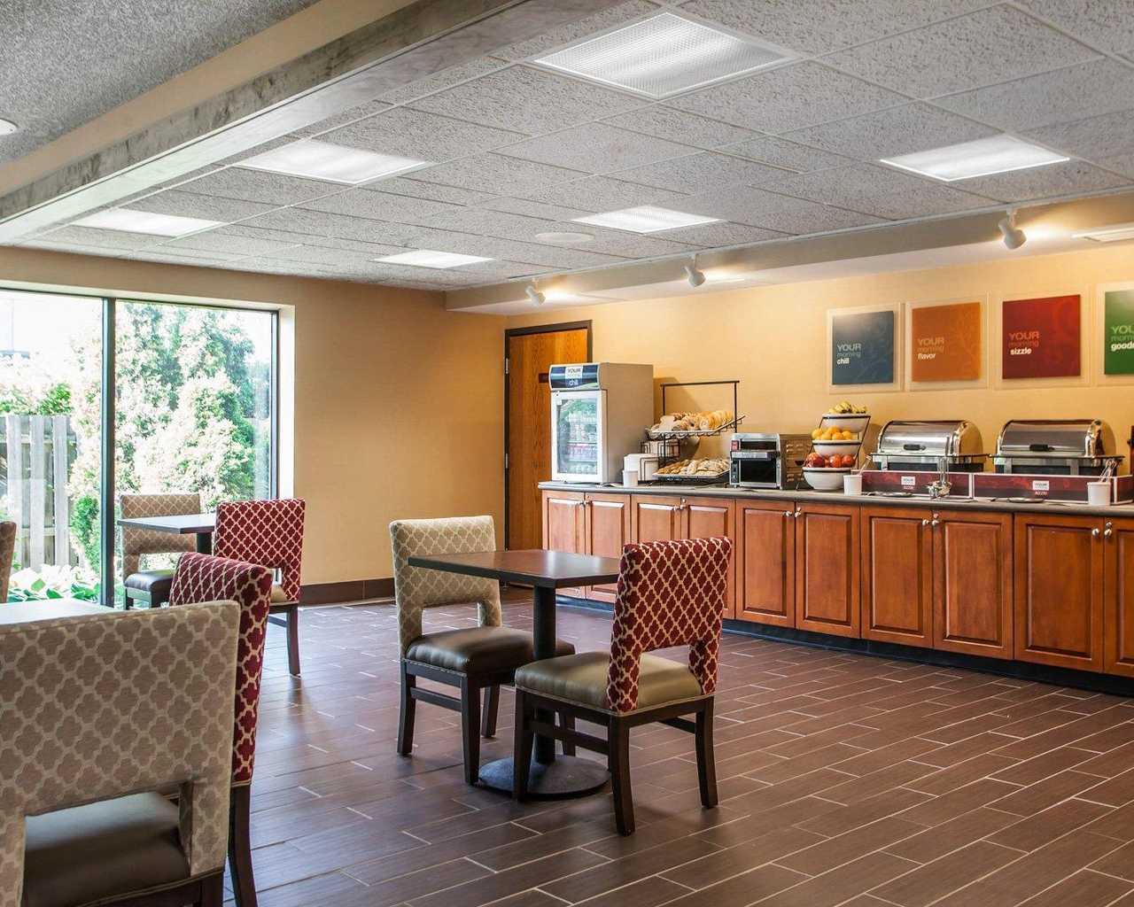 Restaurant Suburban Studios Arlington Heights – Elk Grove
