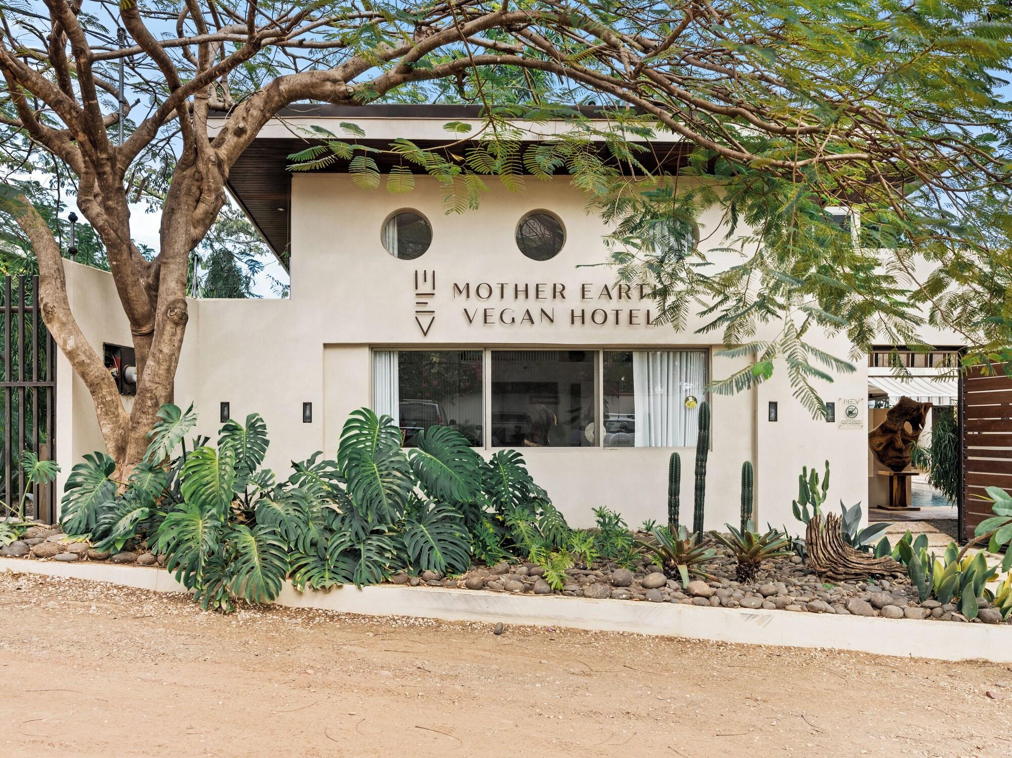 Vista Exterior Mother Earth Vegan Hotel & Restaurant