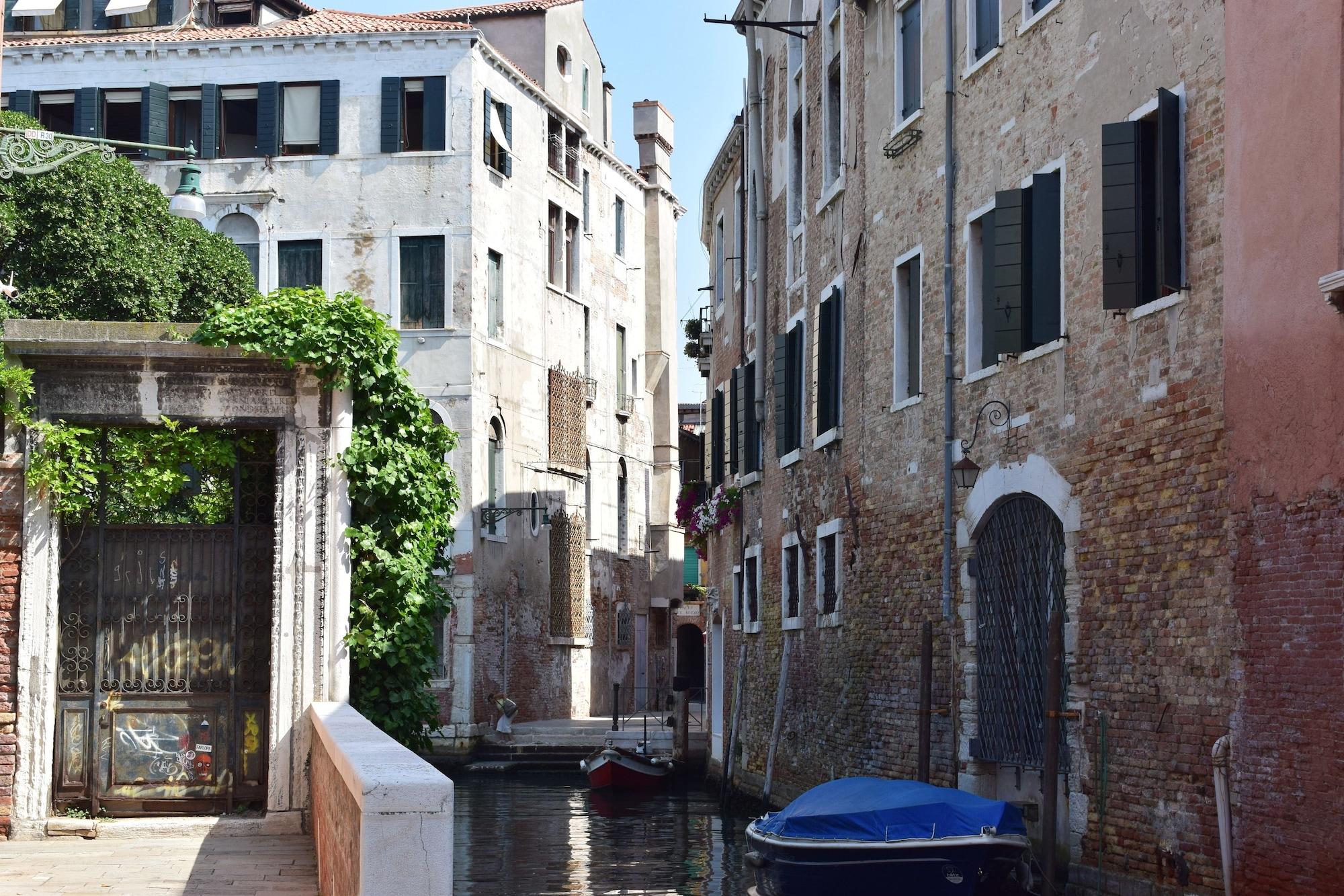 Vista Exterior 328 Il Veliero Romantico