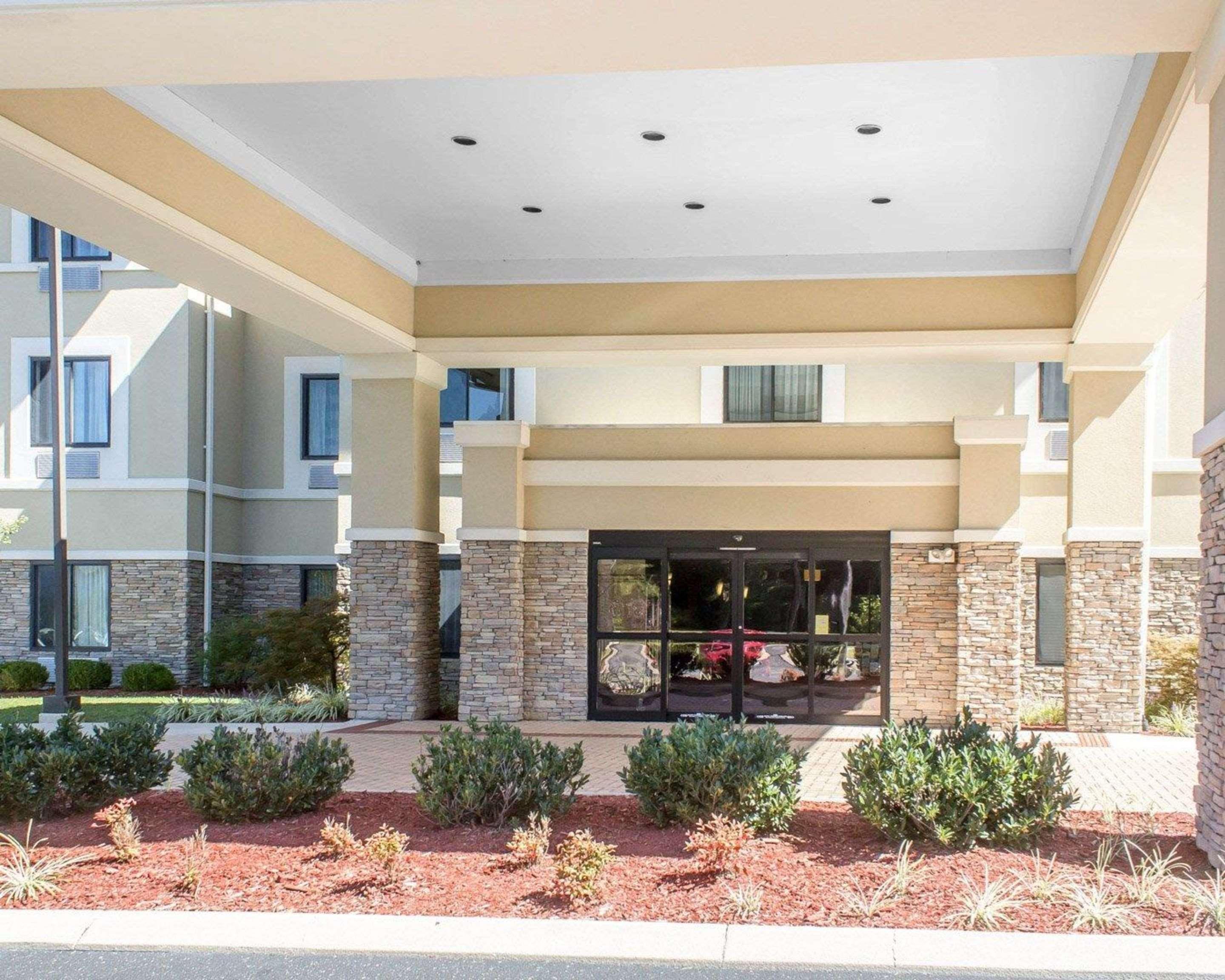 Vista Exterior Sleep Inn & Suites