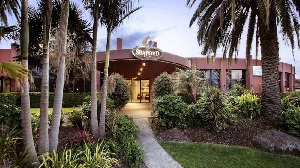 Vista Lobby Nightcap at Seaford Hotel