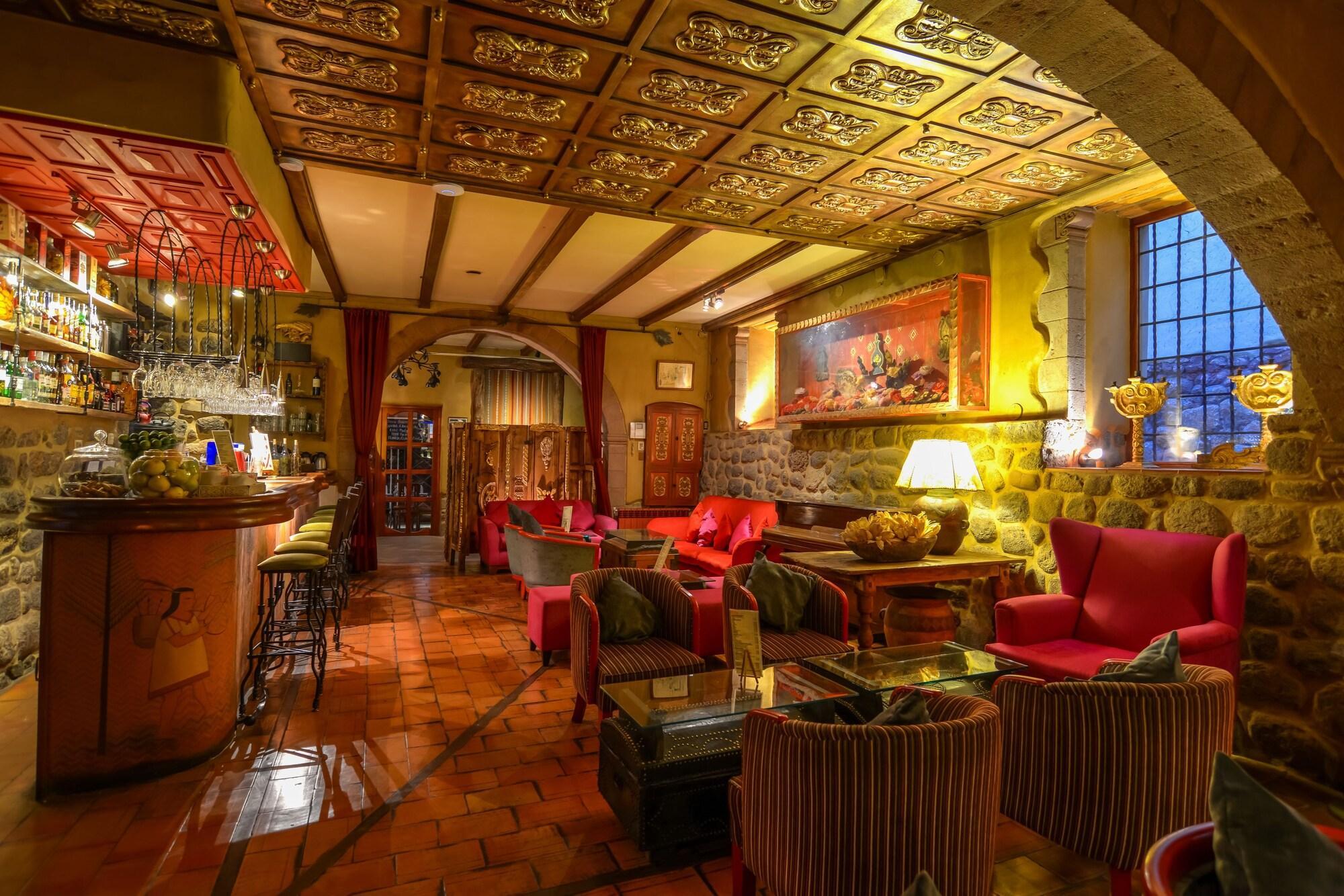 Bar/Salón Arqueologo