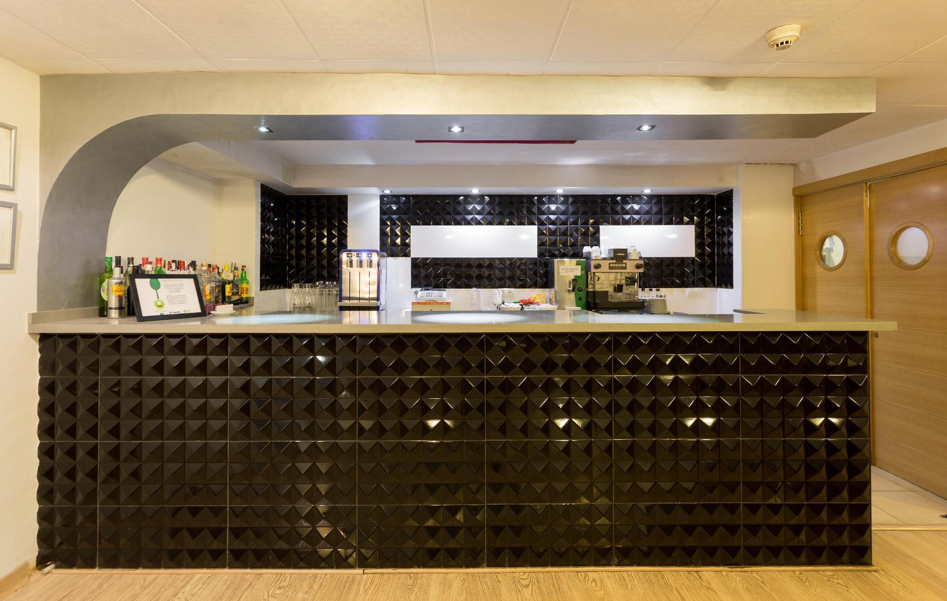 Bar/Salón Hotel Familia Conde