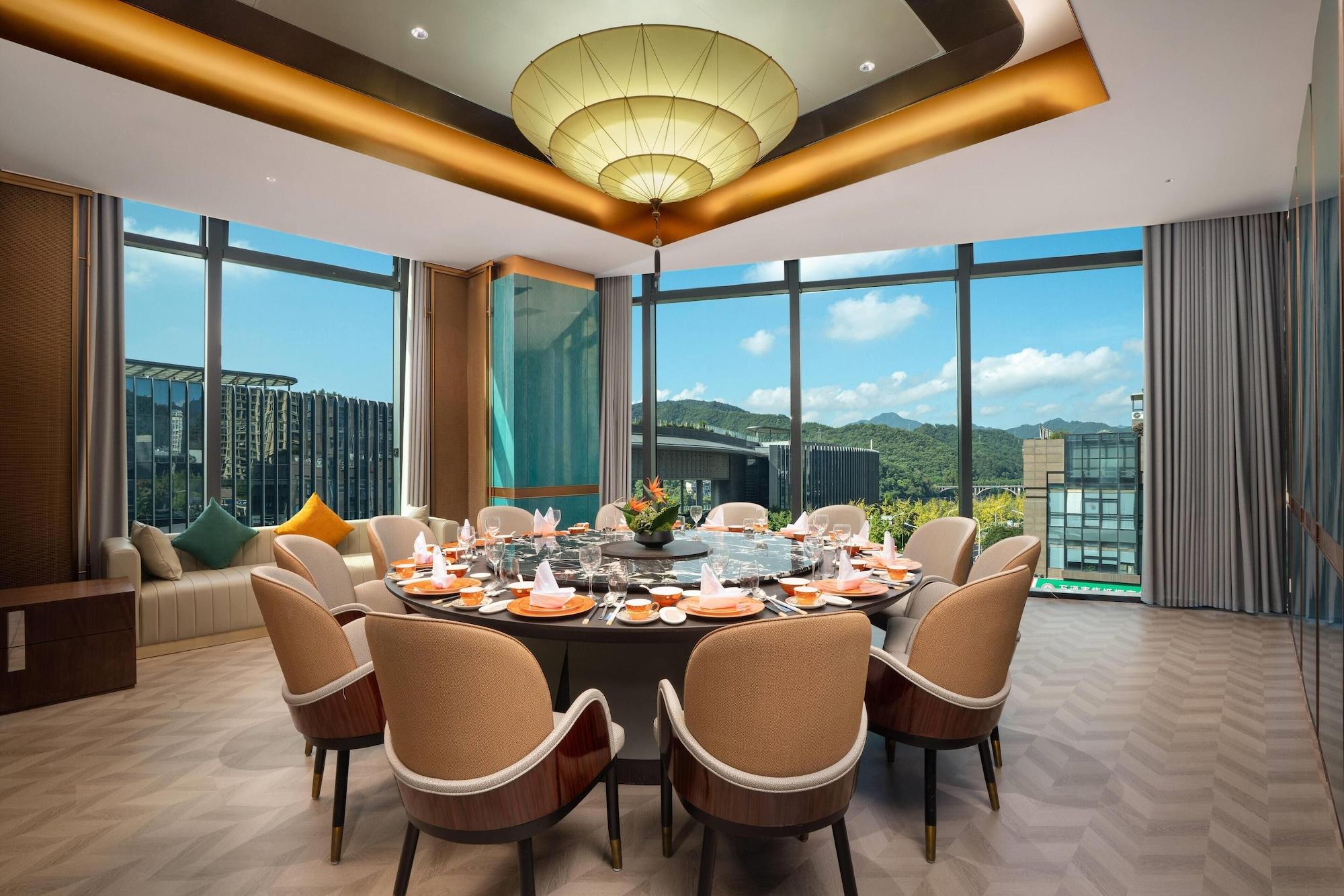 Restaurant Wyndham Grand Plaza Royale Milky Way Jiande