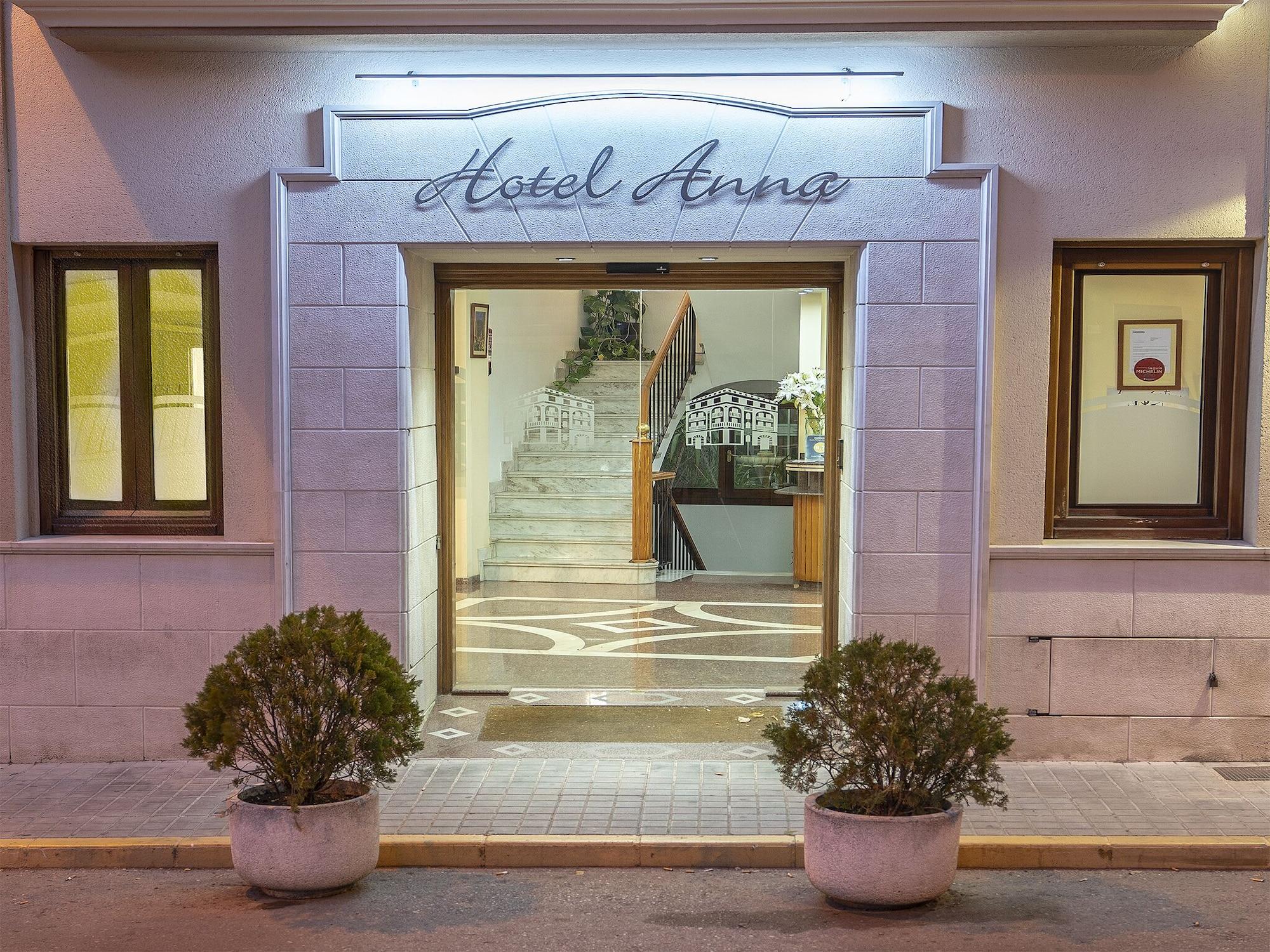 Vista Exterior Hotel Anna