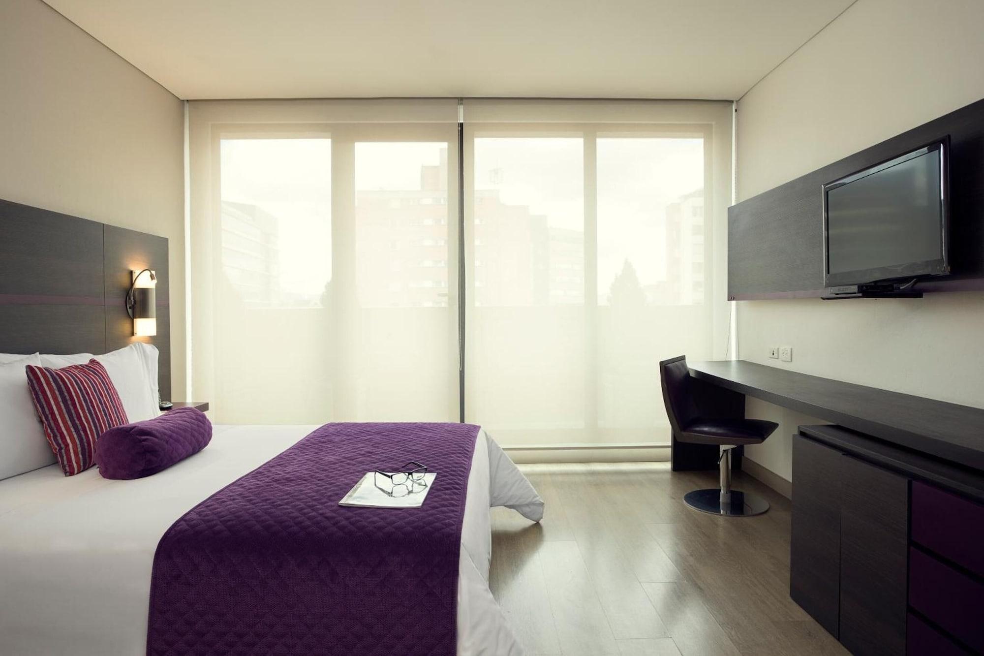 Varios Mercure BH Zona Financiera