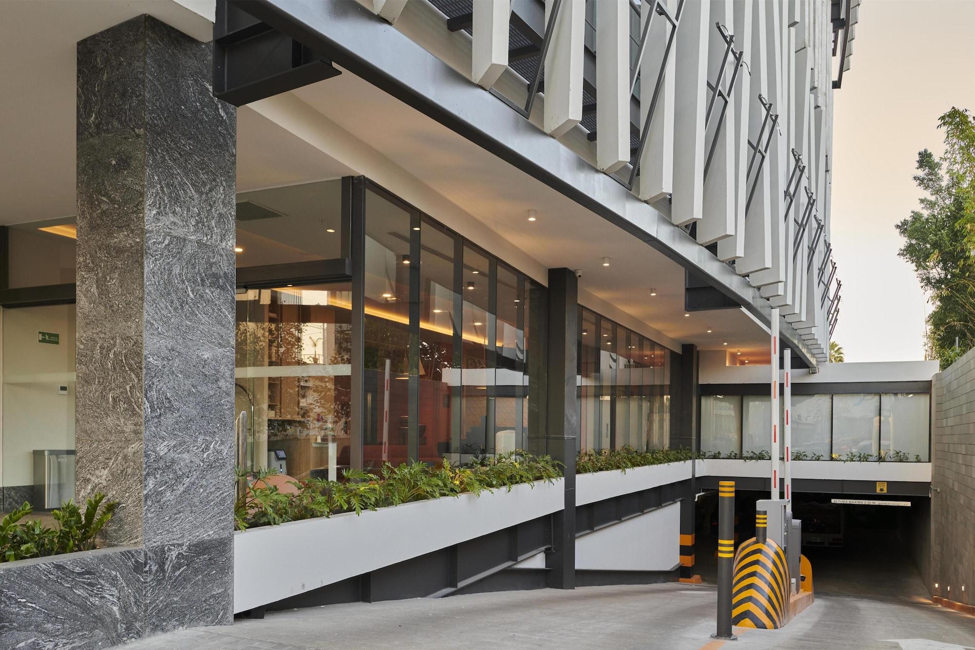 Vista Exterior WorldHotels Acueducto Guadalajara