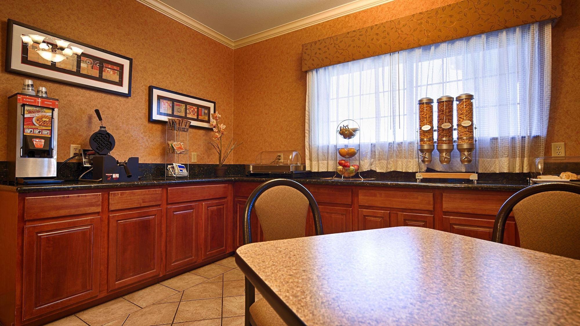 Restaurant Best Western Henrietta Inn & Suites