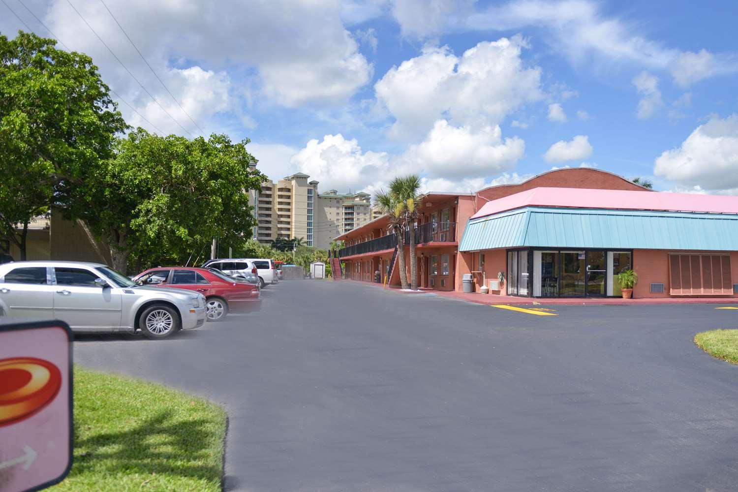 Vista Exterior Econo Lodge North