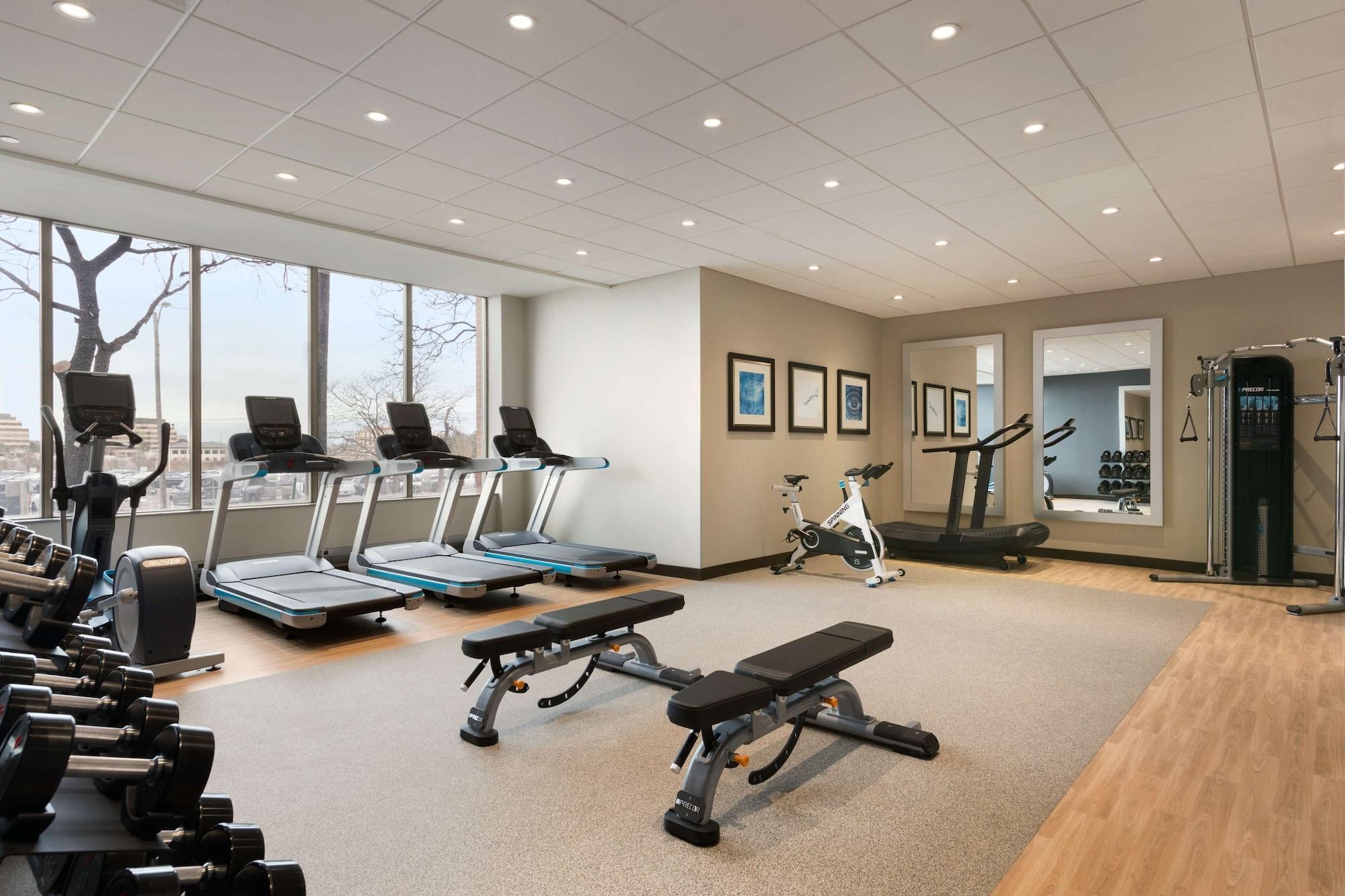 Gimnasio Embassy Suites by Hilton Toronto Airport