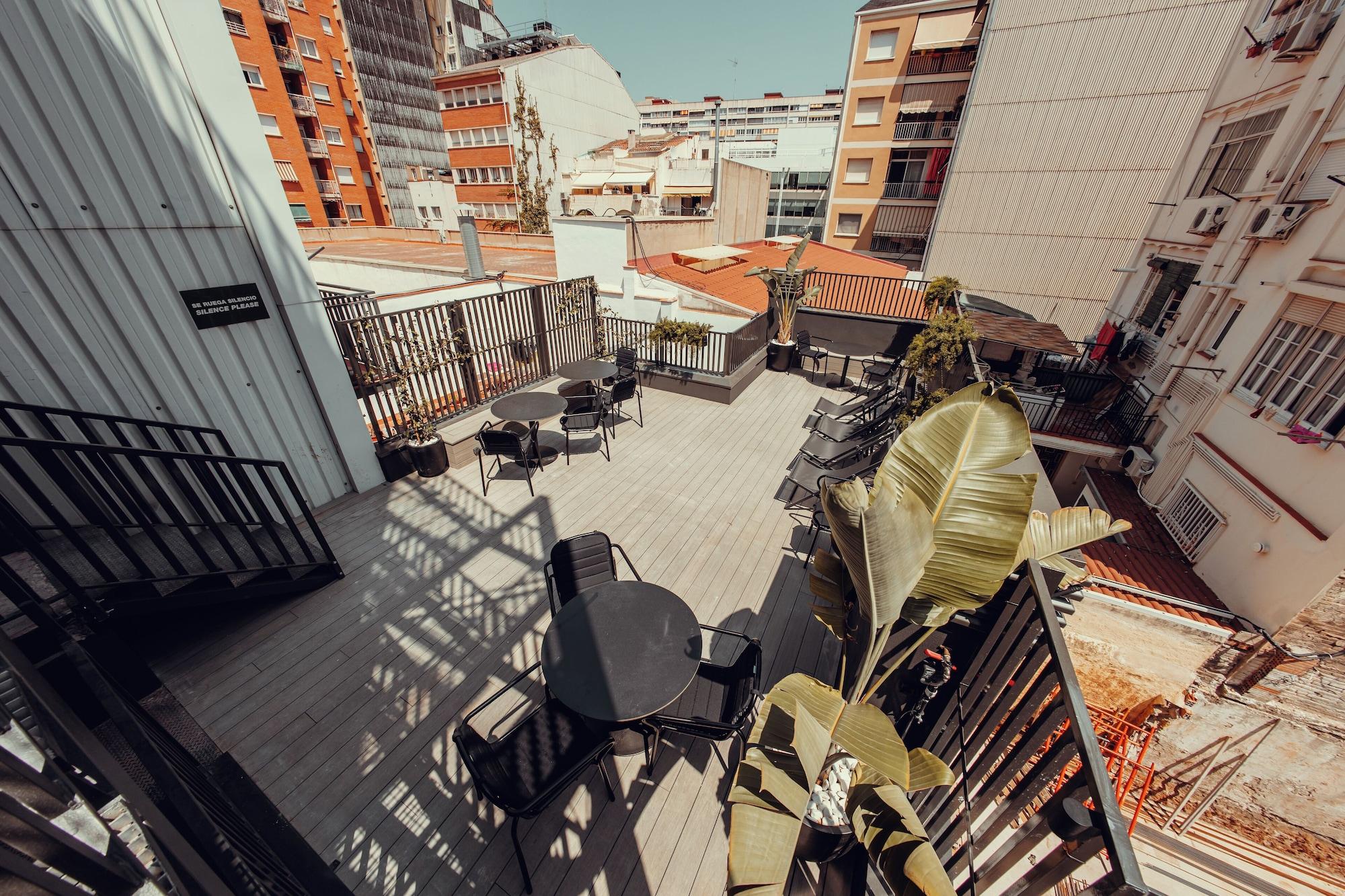 Vista Exterior Hotel Transit