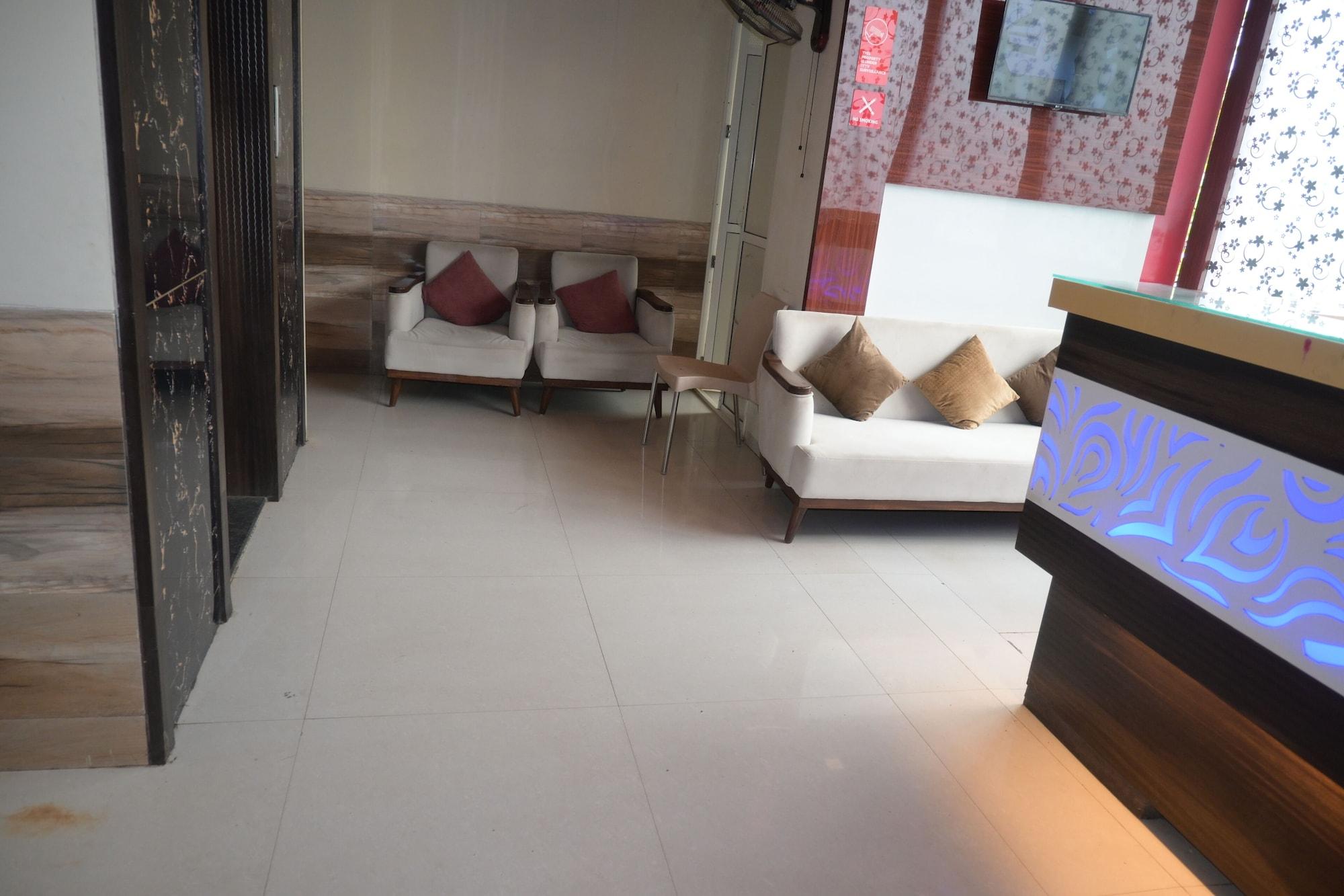 Vista Exterior Hotel Royal Residency