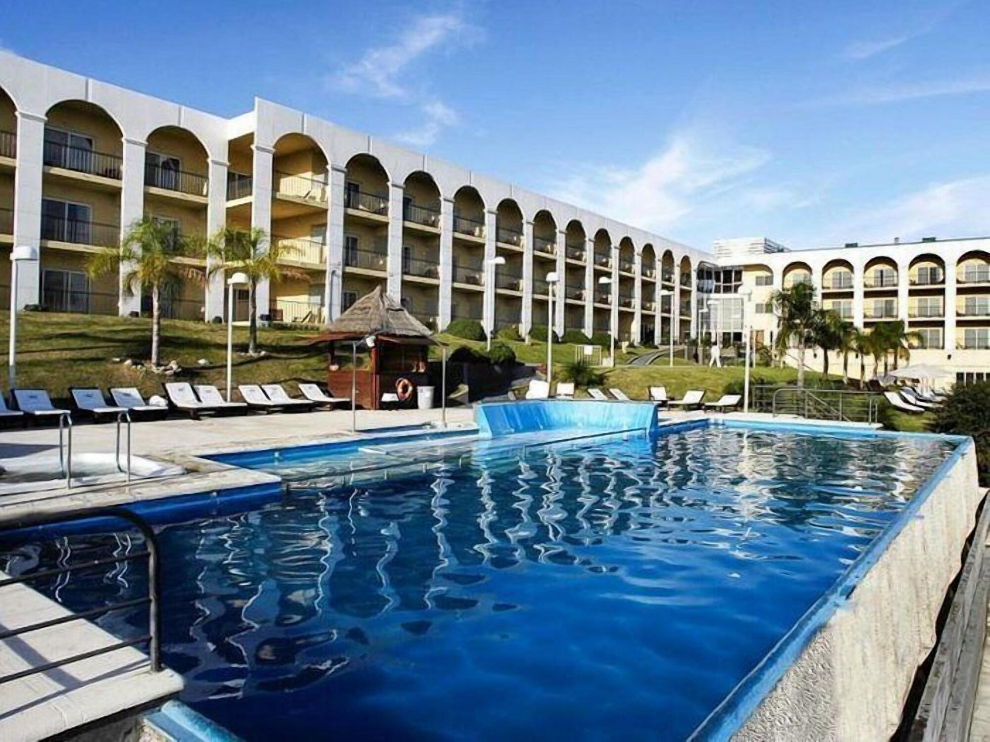 Vista Exterior Sol Victoria Hotel Spa & Casino