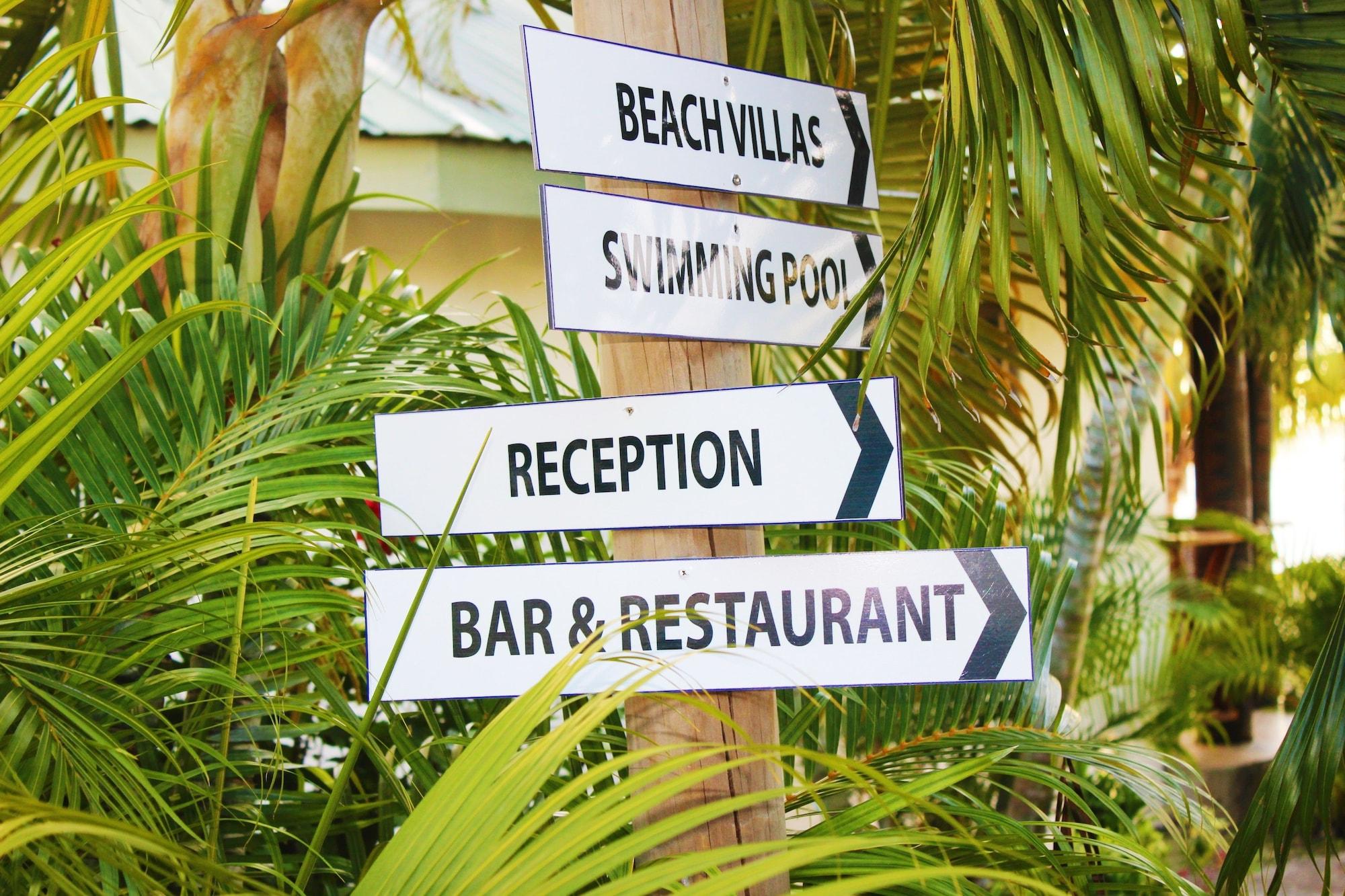 Vista Exterior Le Uaina Beach Resort