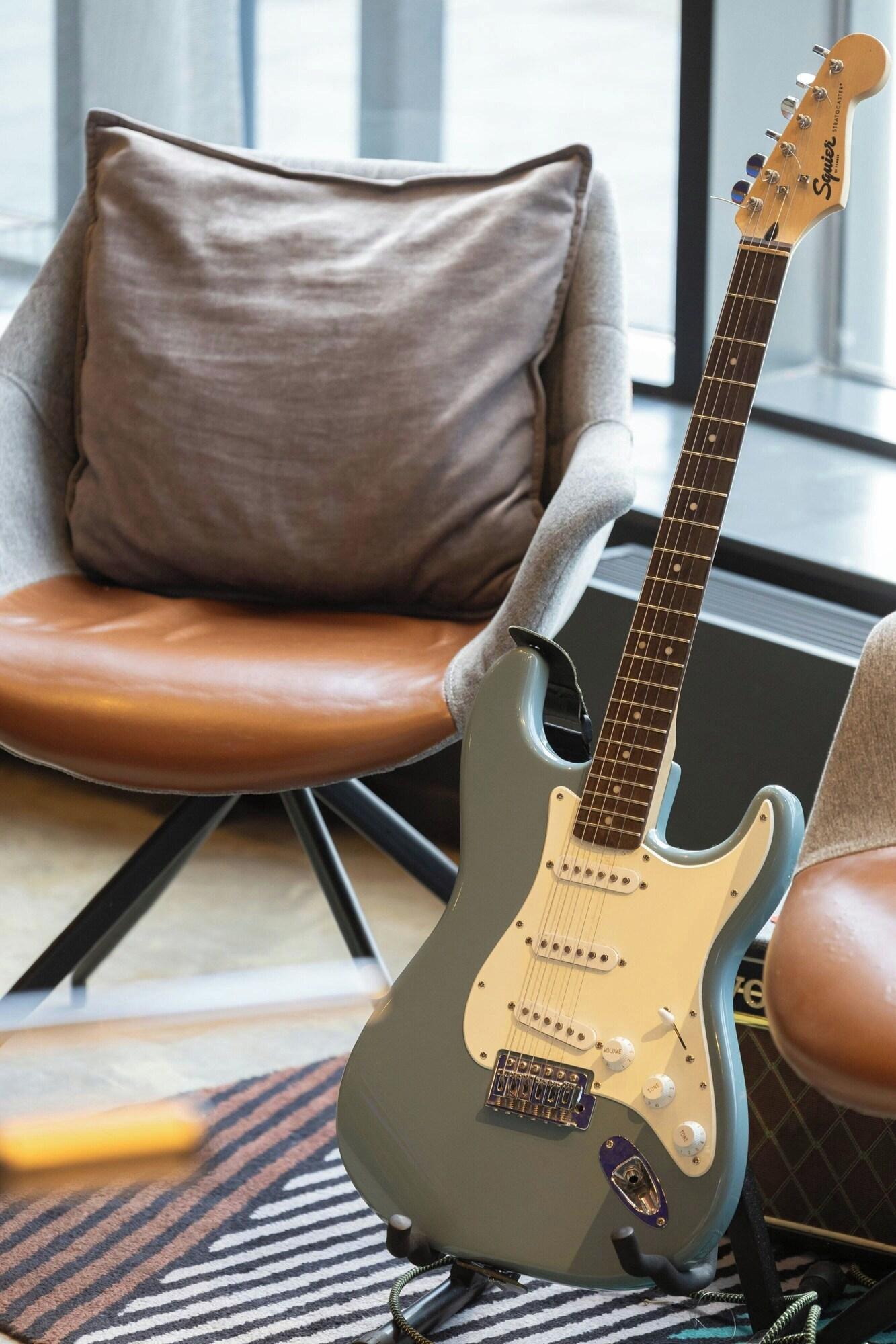 Vista Lobby Moxy Southampton