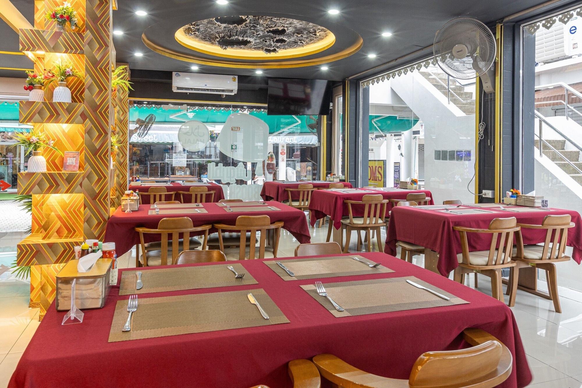 Restaurant Break Point Patong Hotel