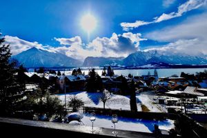 Alquiler Vacacional - Cozy 2BR Lake View Apt. in Swiss Chalet & Parking.