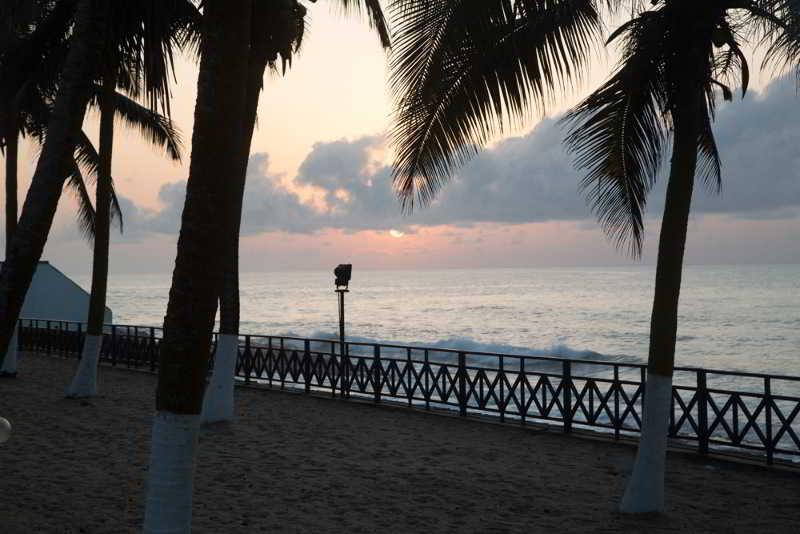 Vista Piscina Elmina Beach Resort