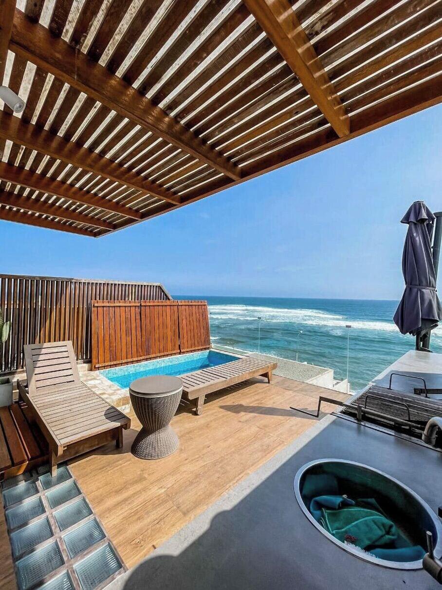 Varios Oceanview 2BR & Terrace in Punta Hermosa