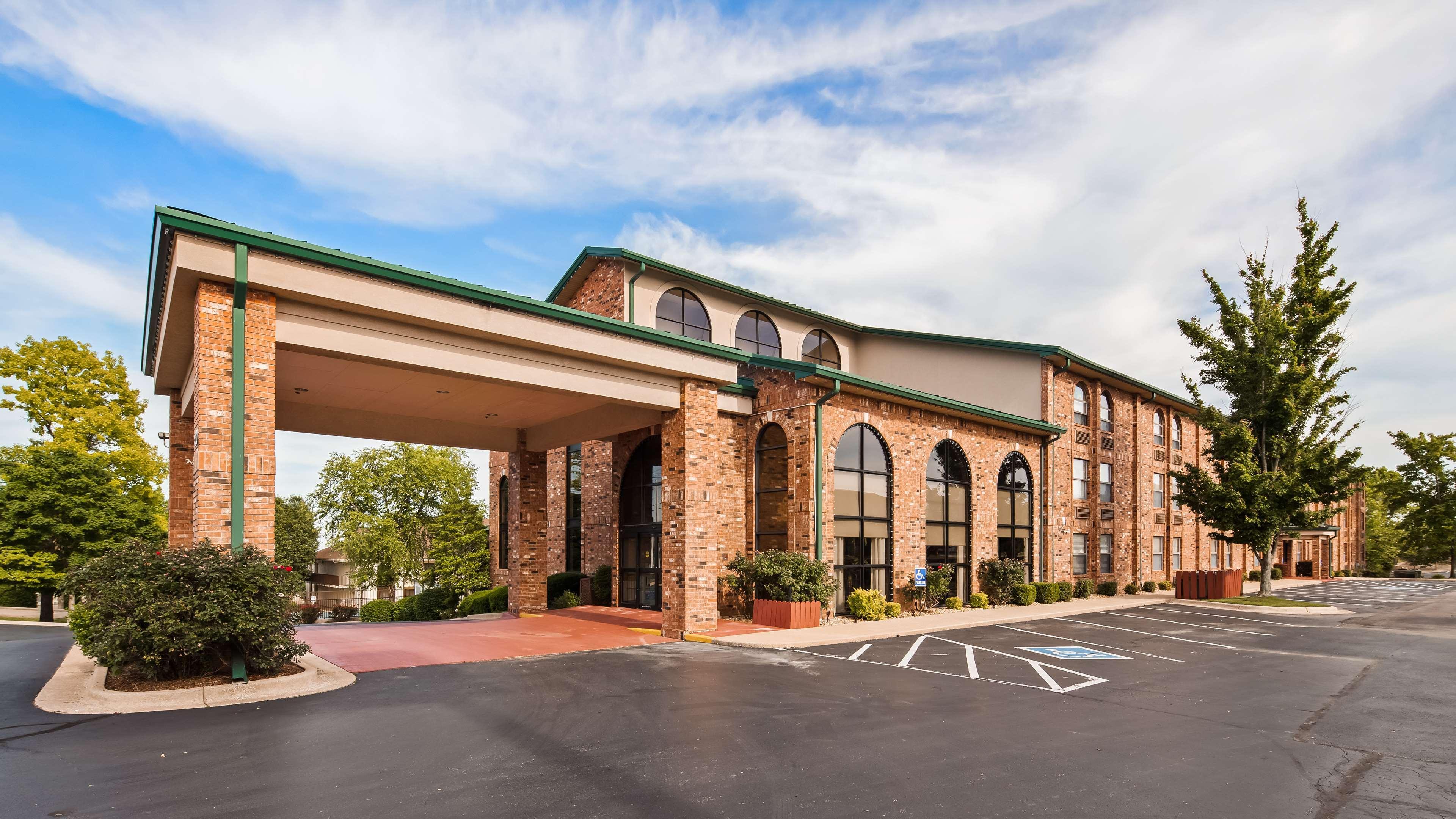 Vista Exterior Best Western Music Capital Inn