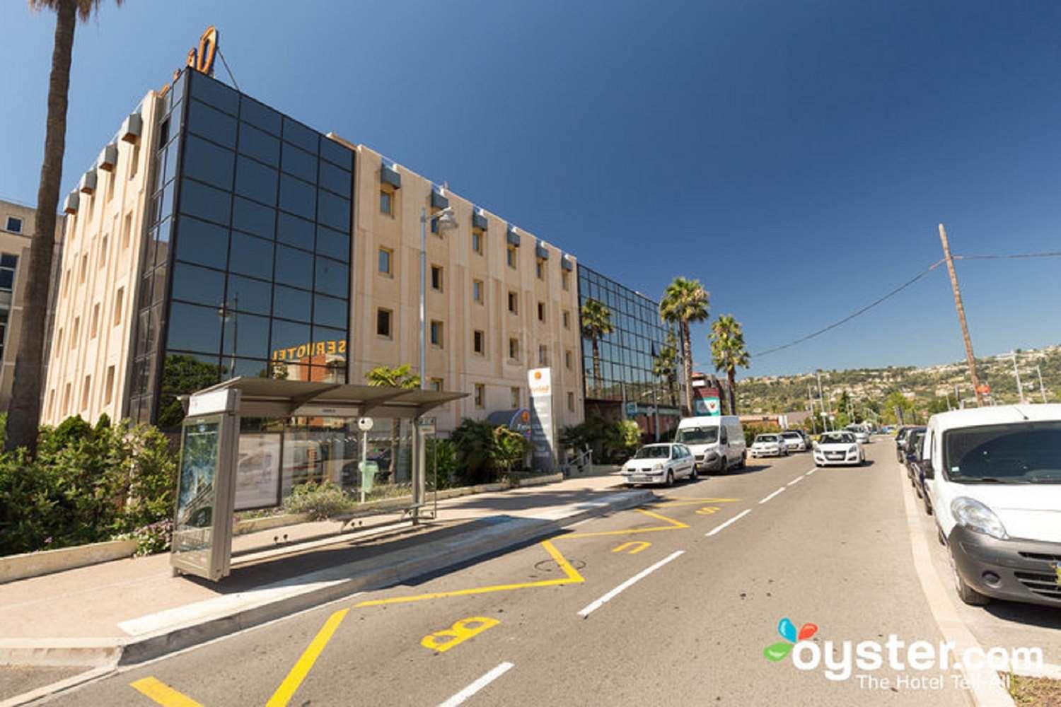 Varios Kyriad Nice Ouest Saint Isidore