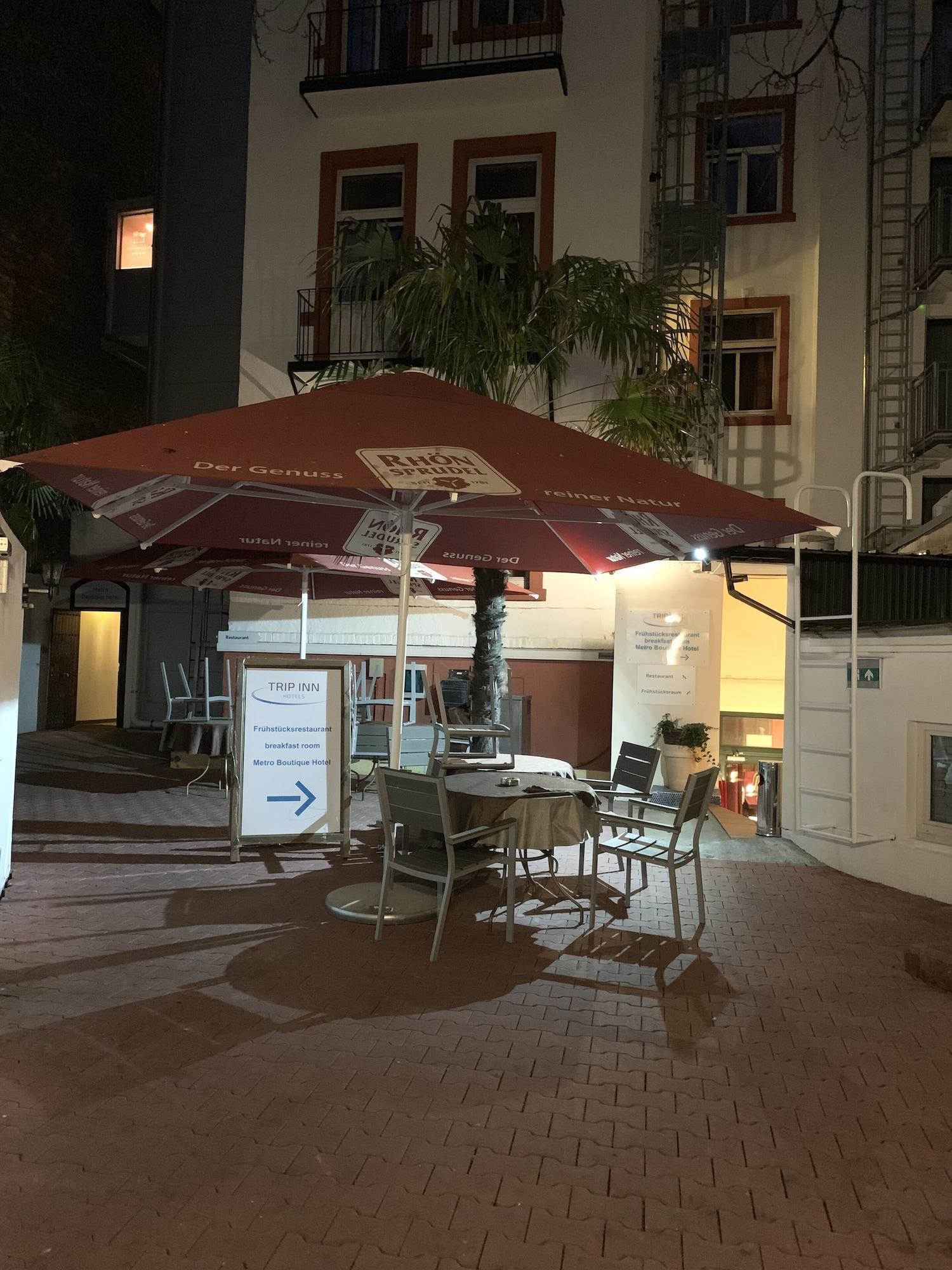 Vista Exterior Hotel Little Paris