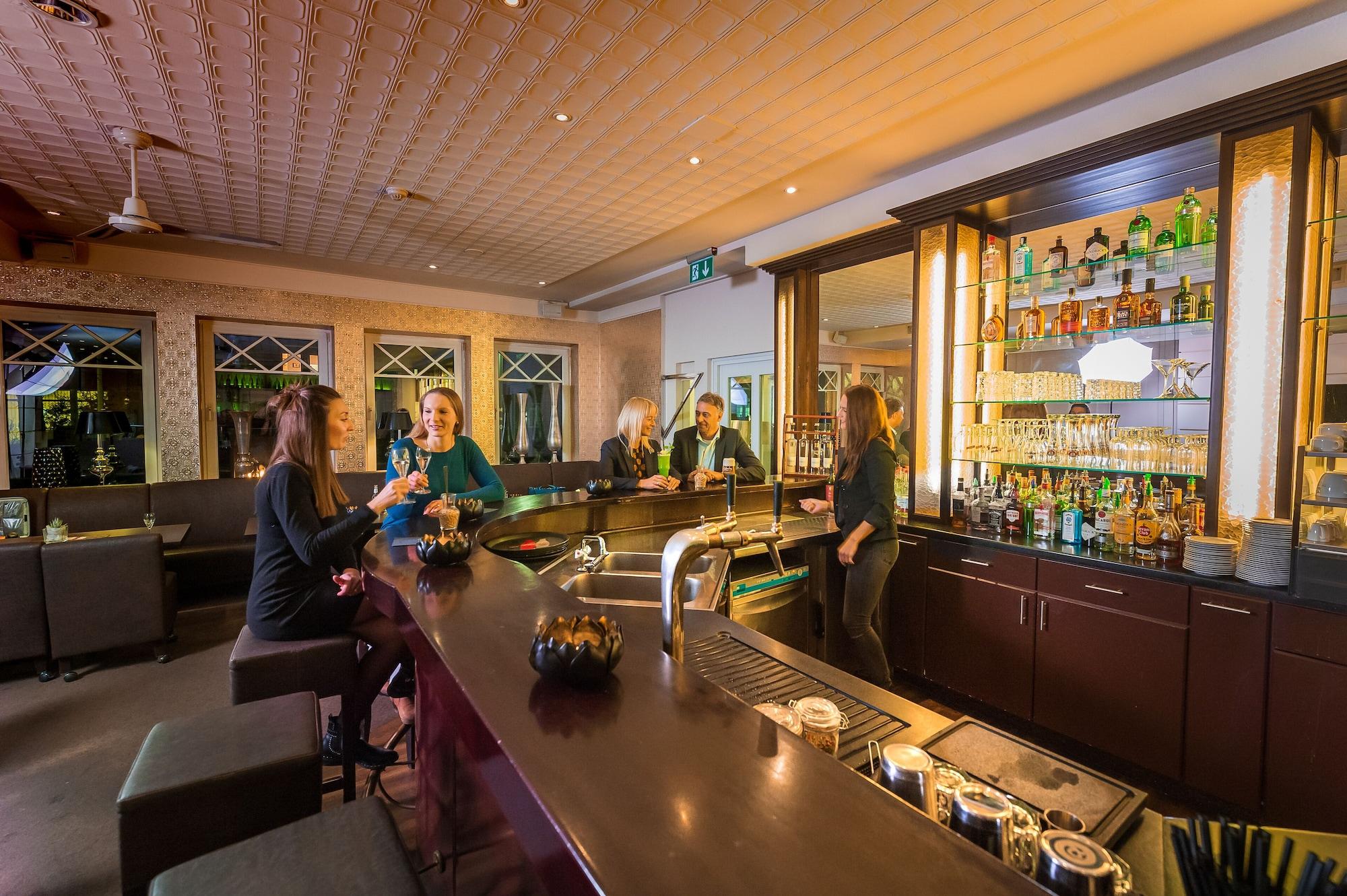 Bar/Salón SANDglow