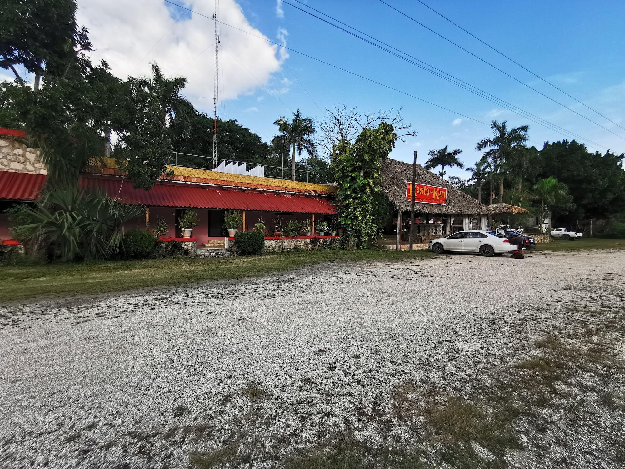 Vista Exterior Hotel DORALBA INN Chichén
