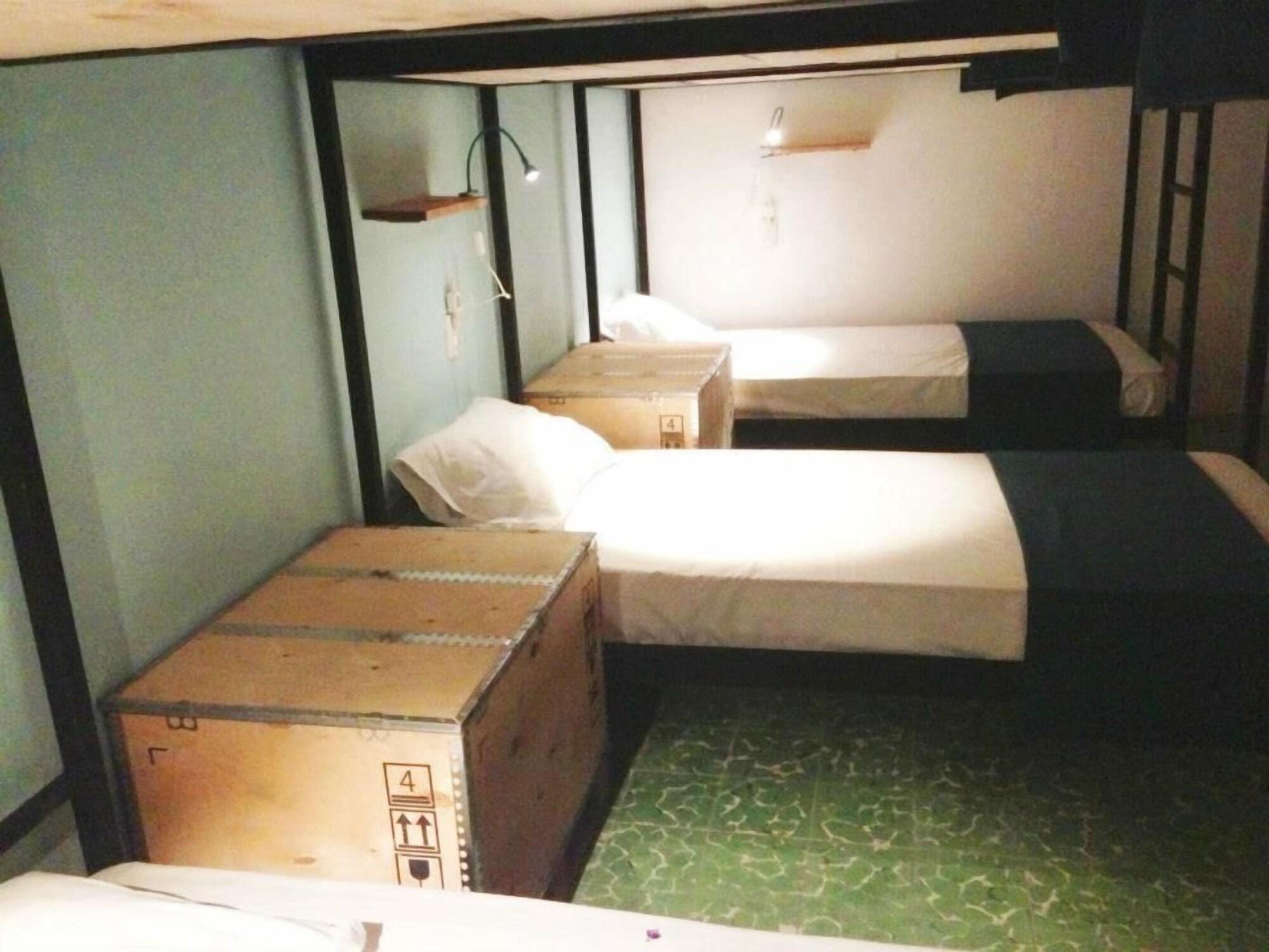 Varios Blue Bicycle House - Hostel