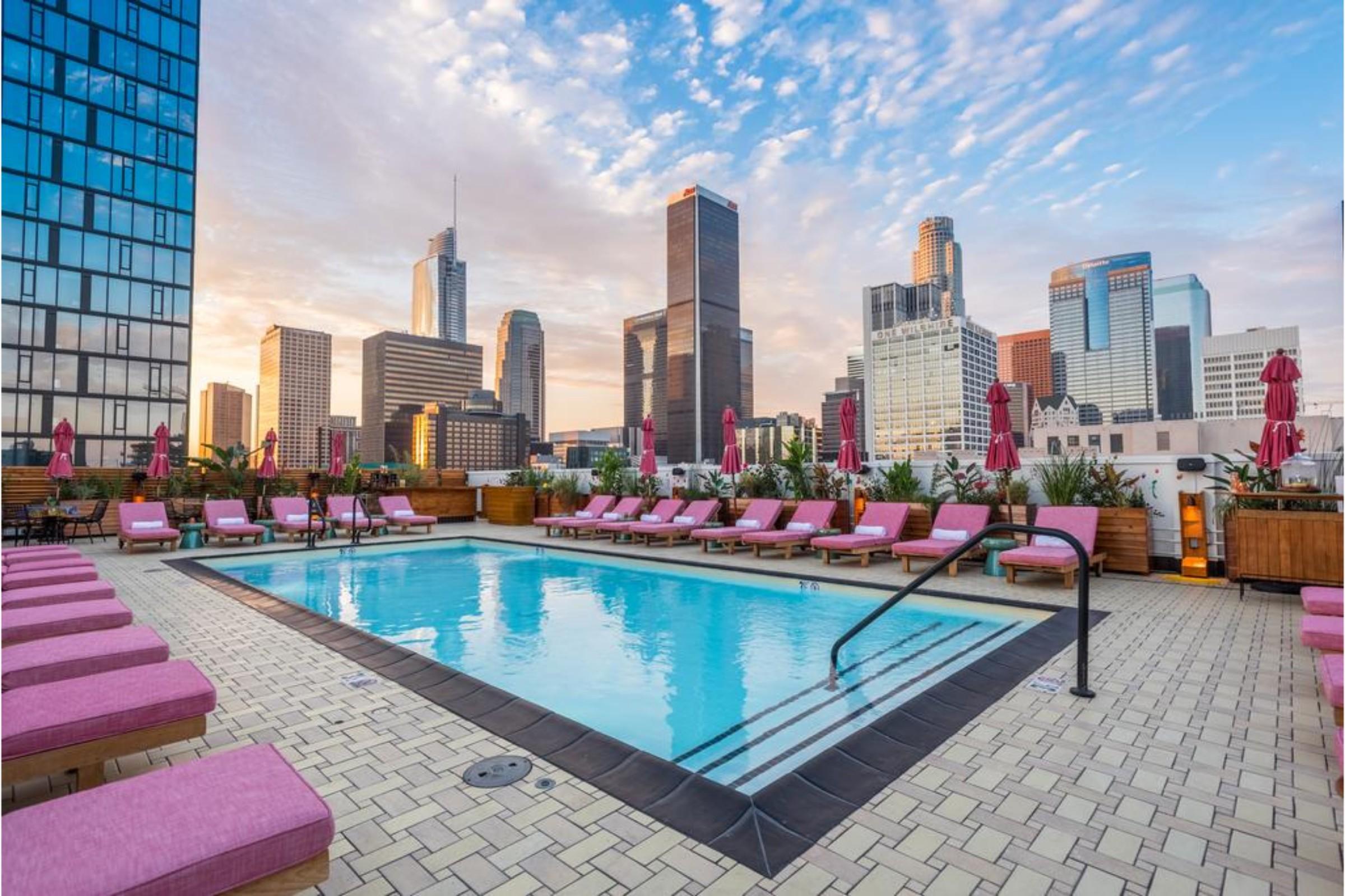 Vista Piscina Freehand Los Angeles