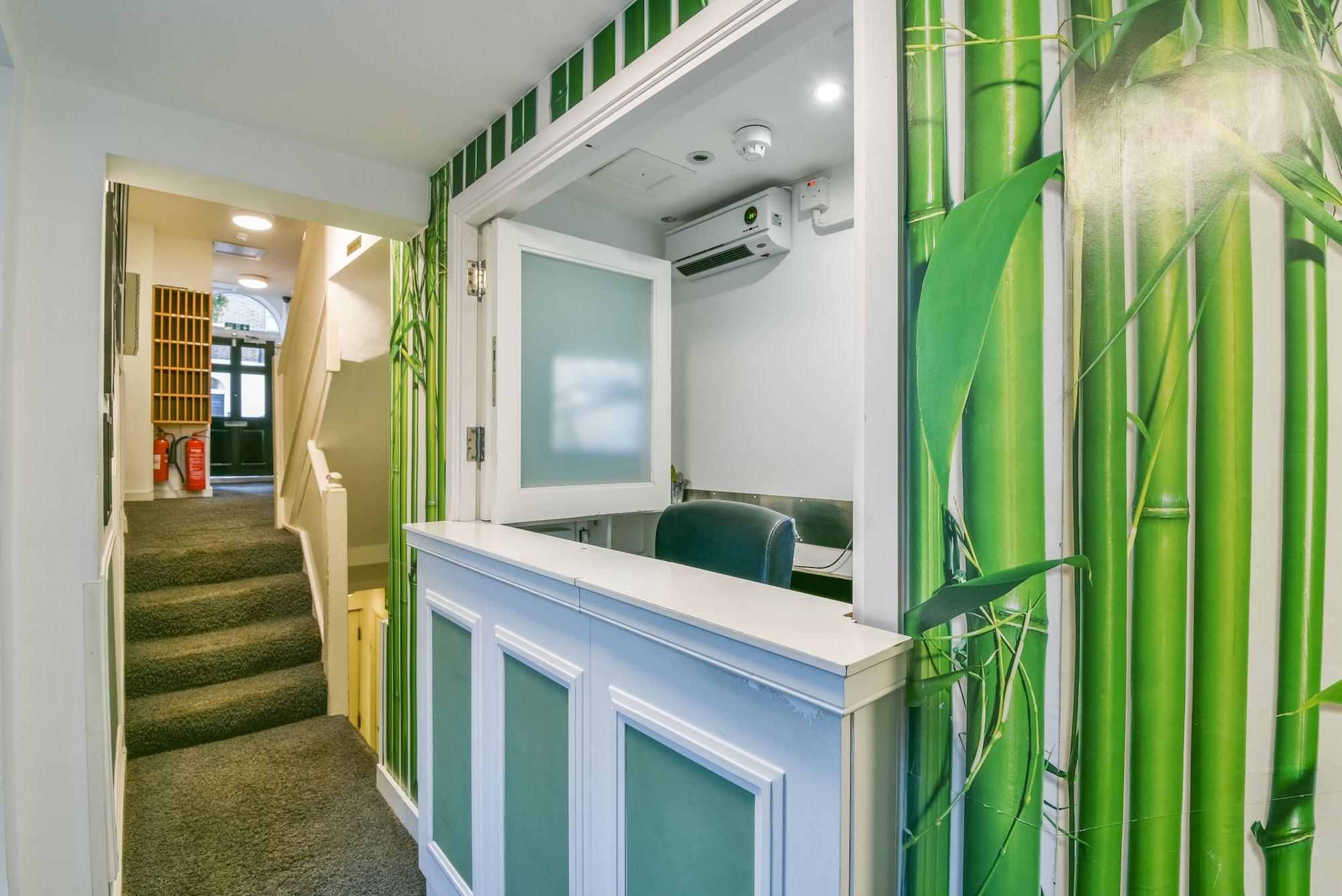 Vista Lobby Studios 2 Let North Gower
