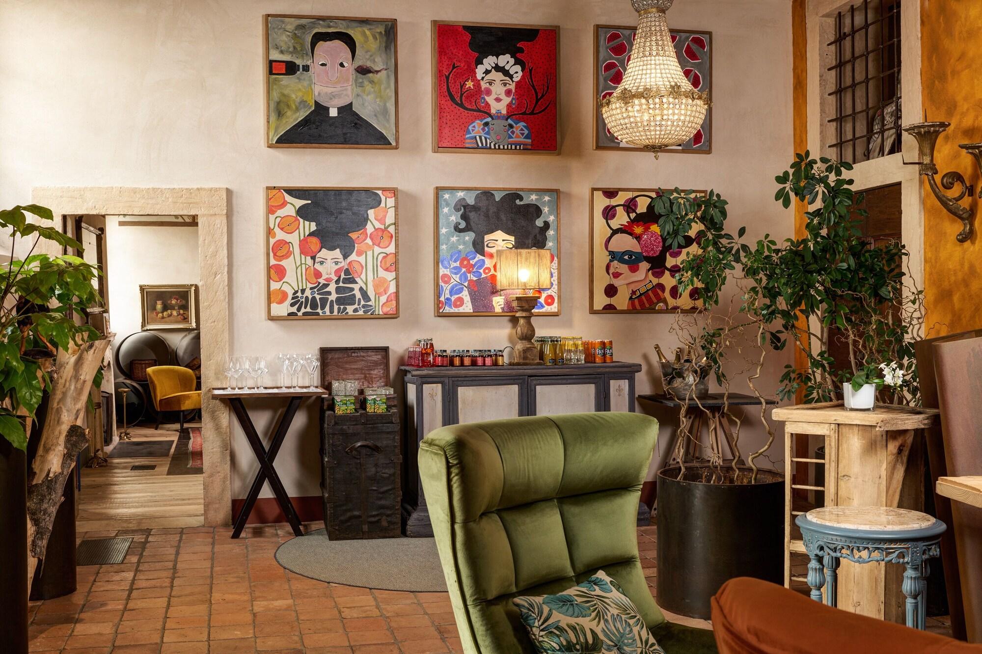 Vista Lobby Villa Balis Crema