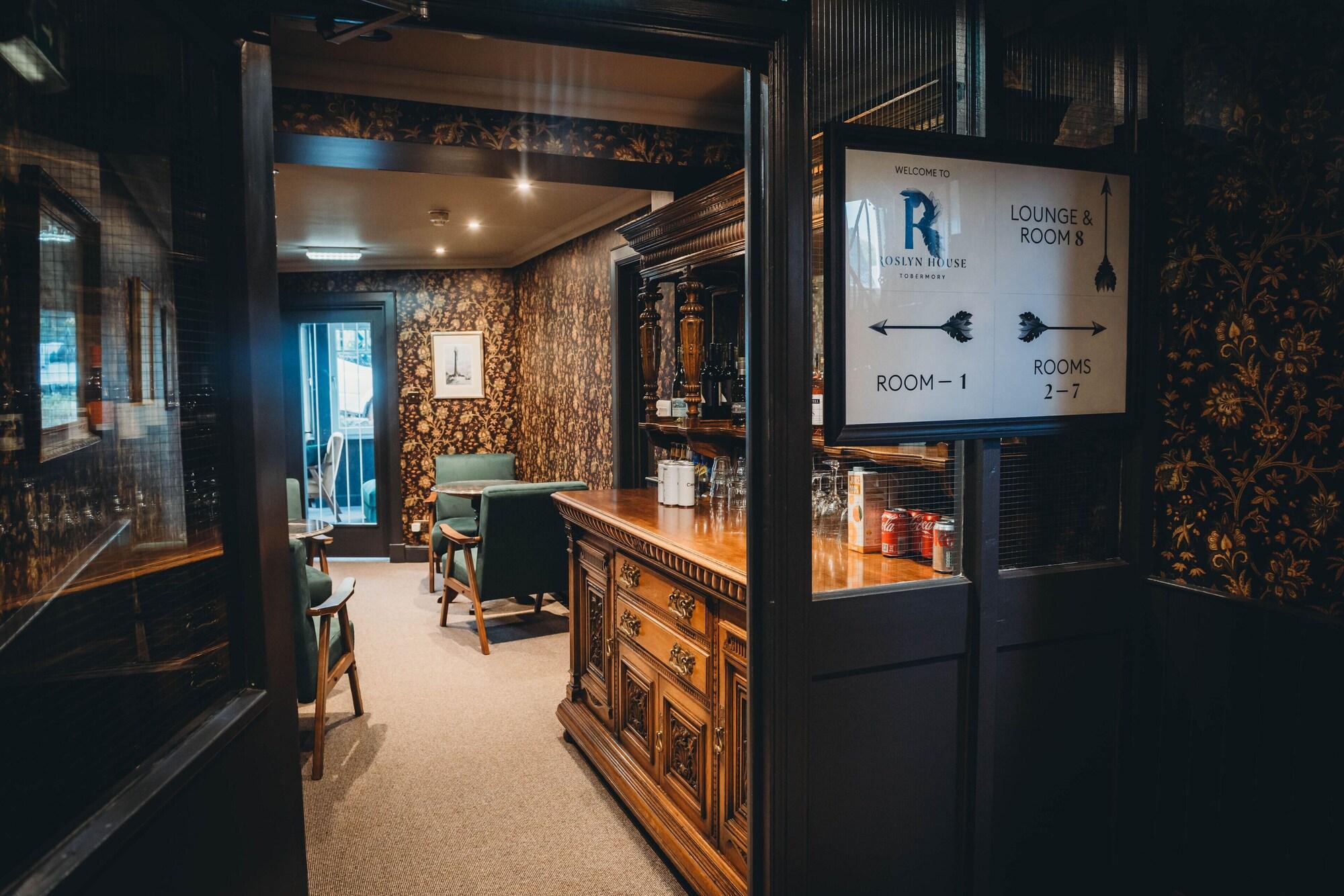 Vista Lobby Roslyn House