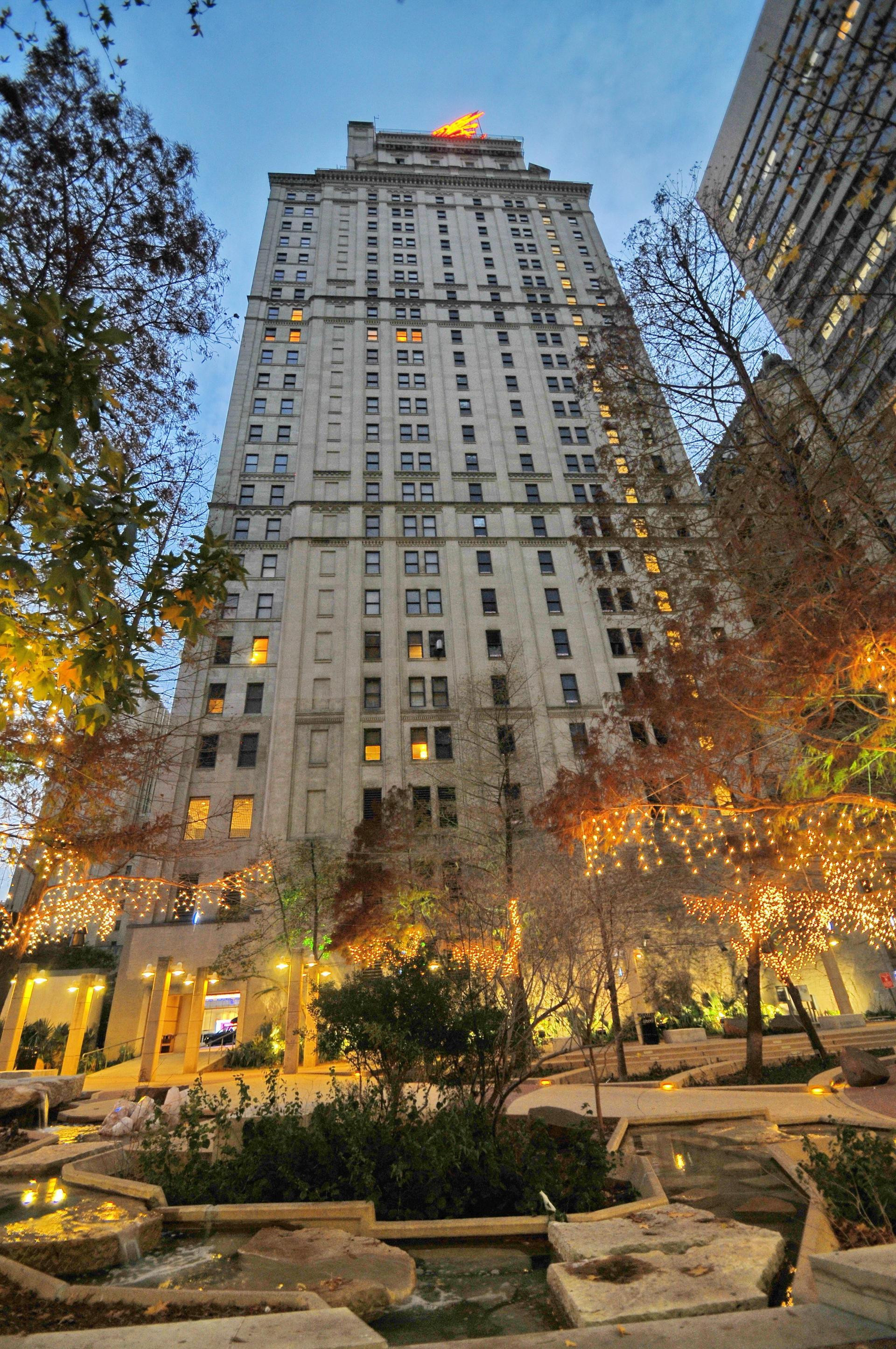 Vista Exterior Magnolia Hotel Dallas Downtown