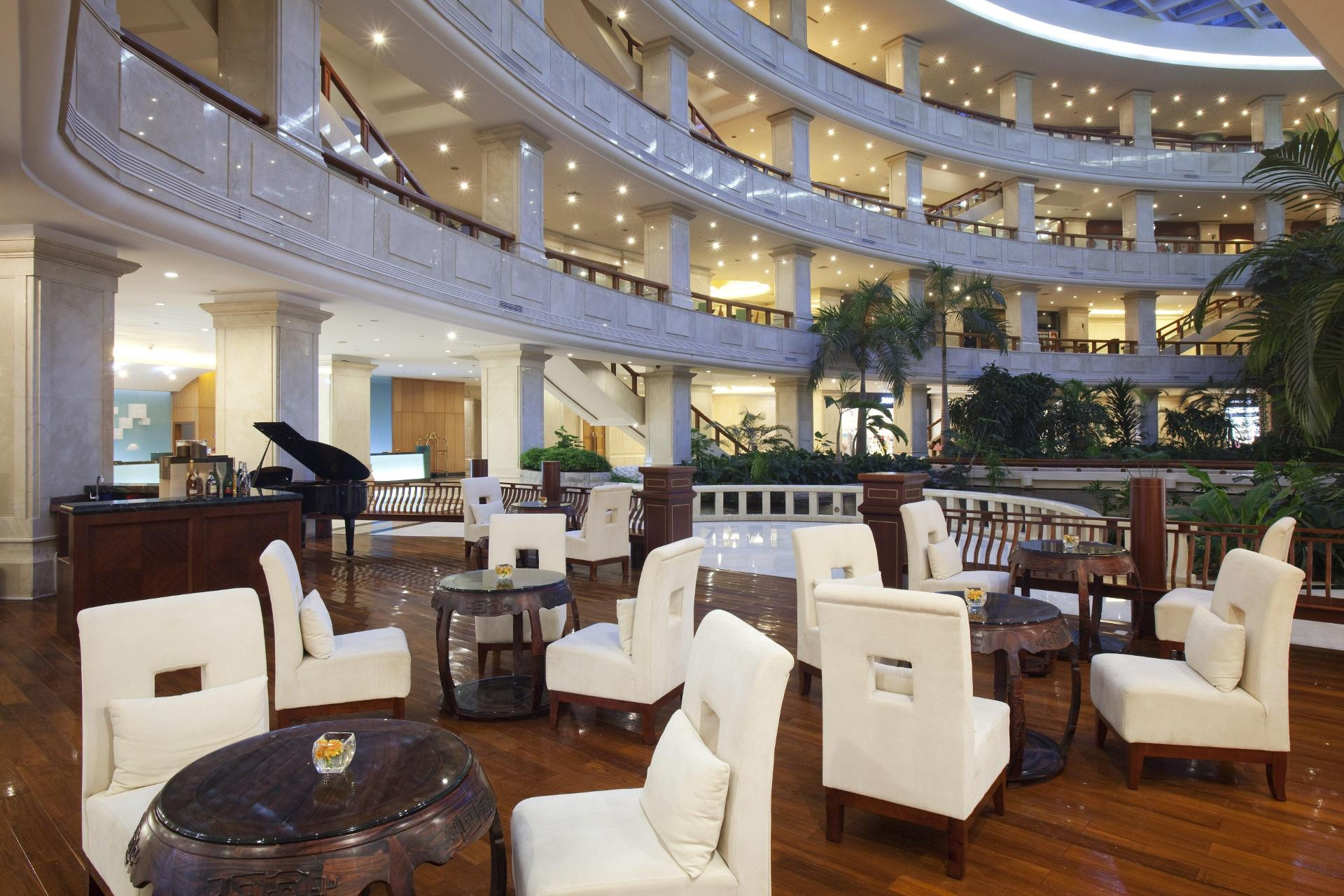 Bar/Salón Crowne Plaza Zhanjiang, an IHG Hotel