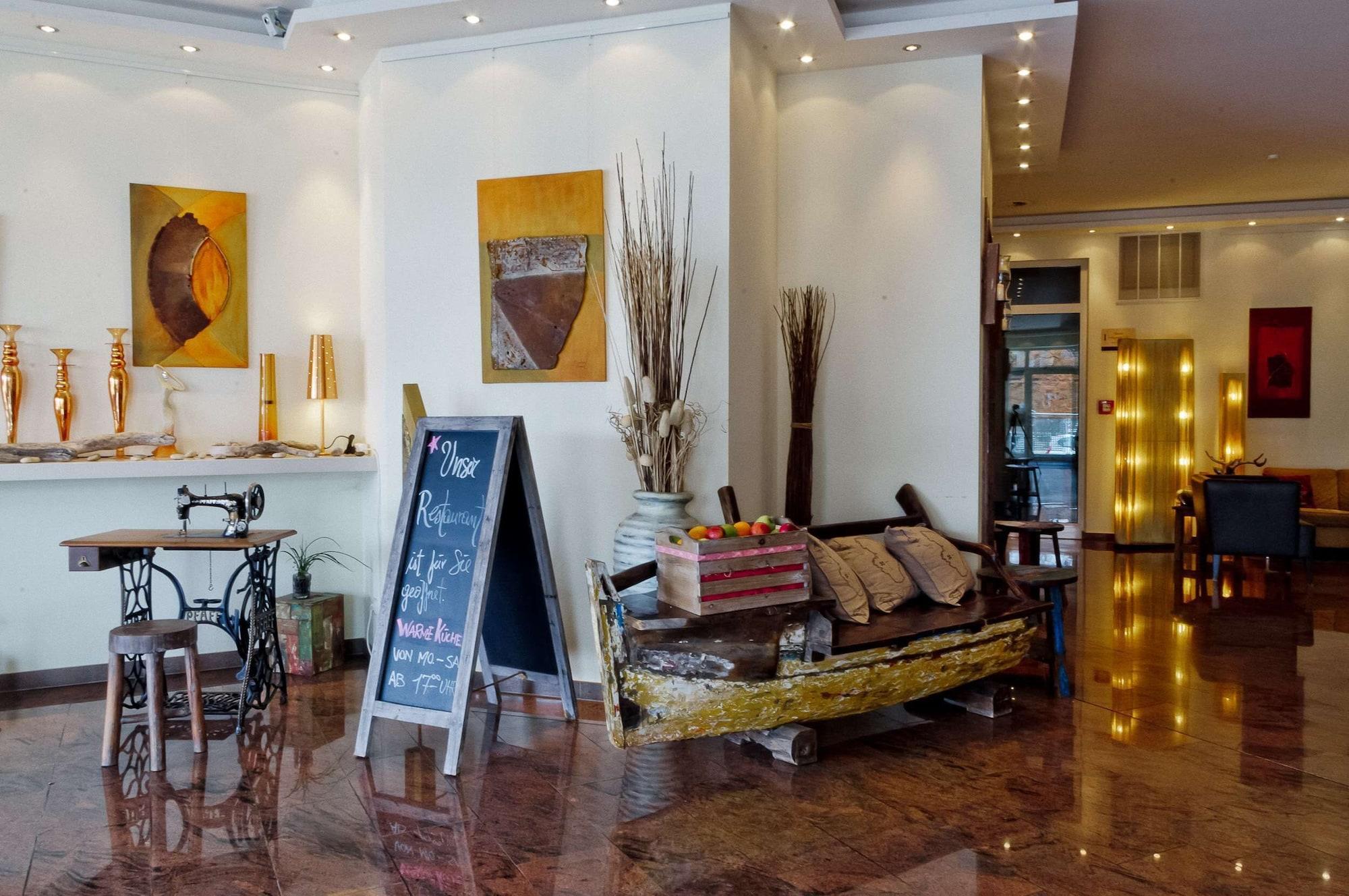 Vista Lobby Arthotel ANA Petite