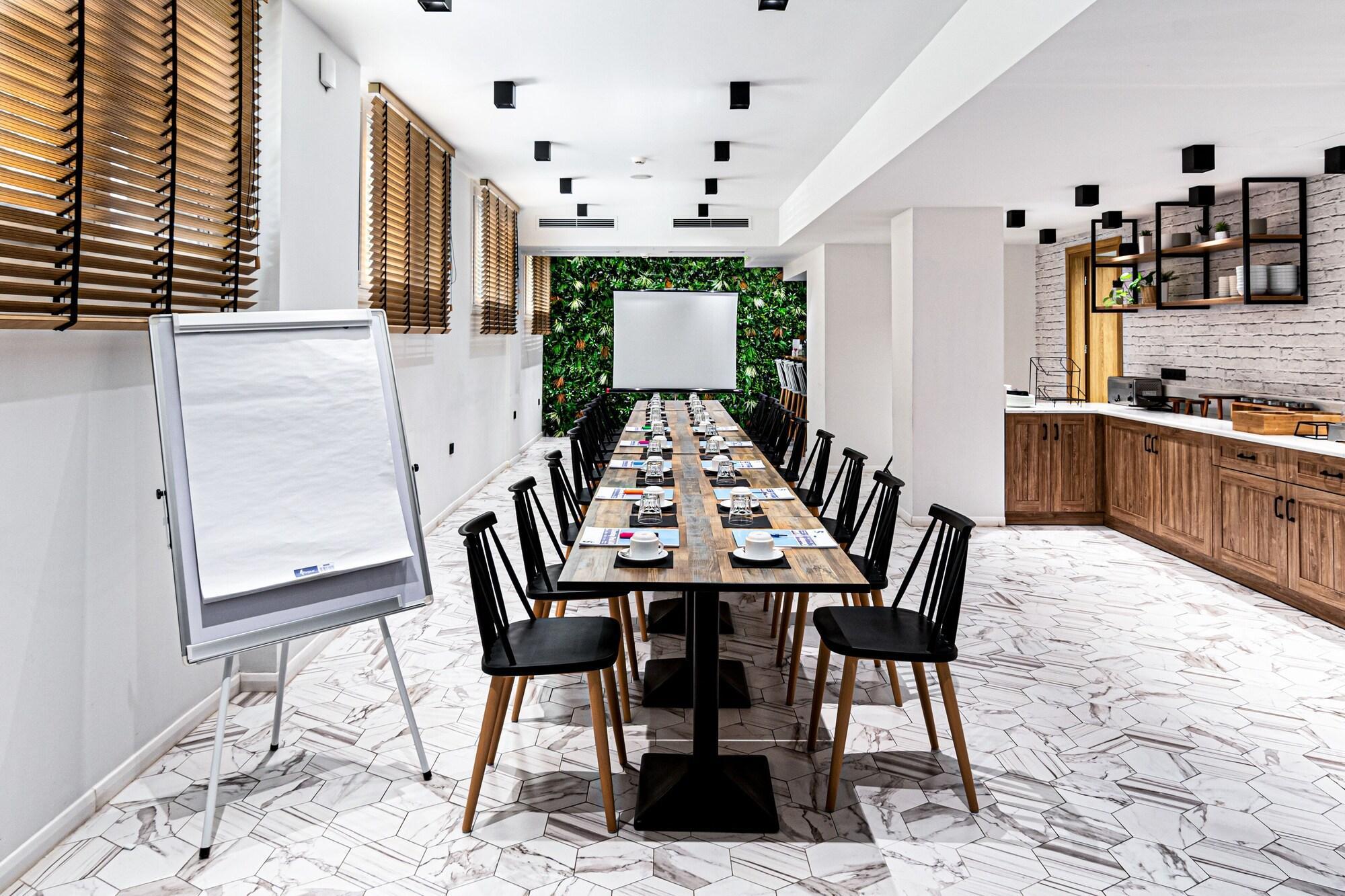 Centro de Negocios 31 Doors Hotel