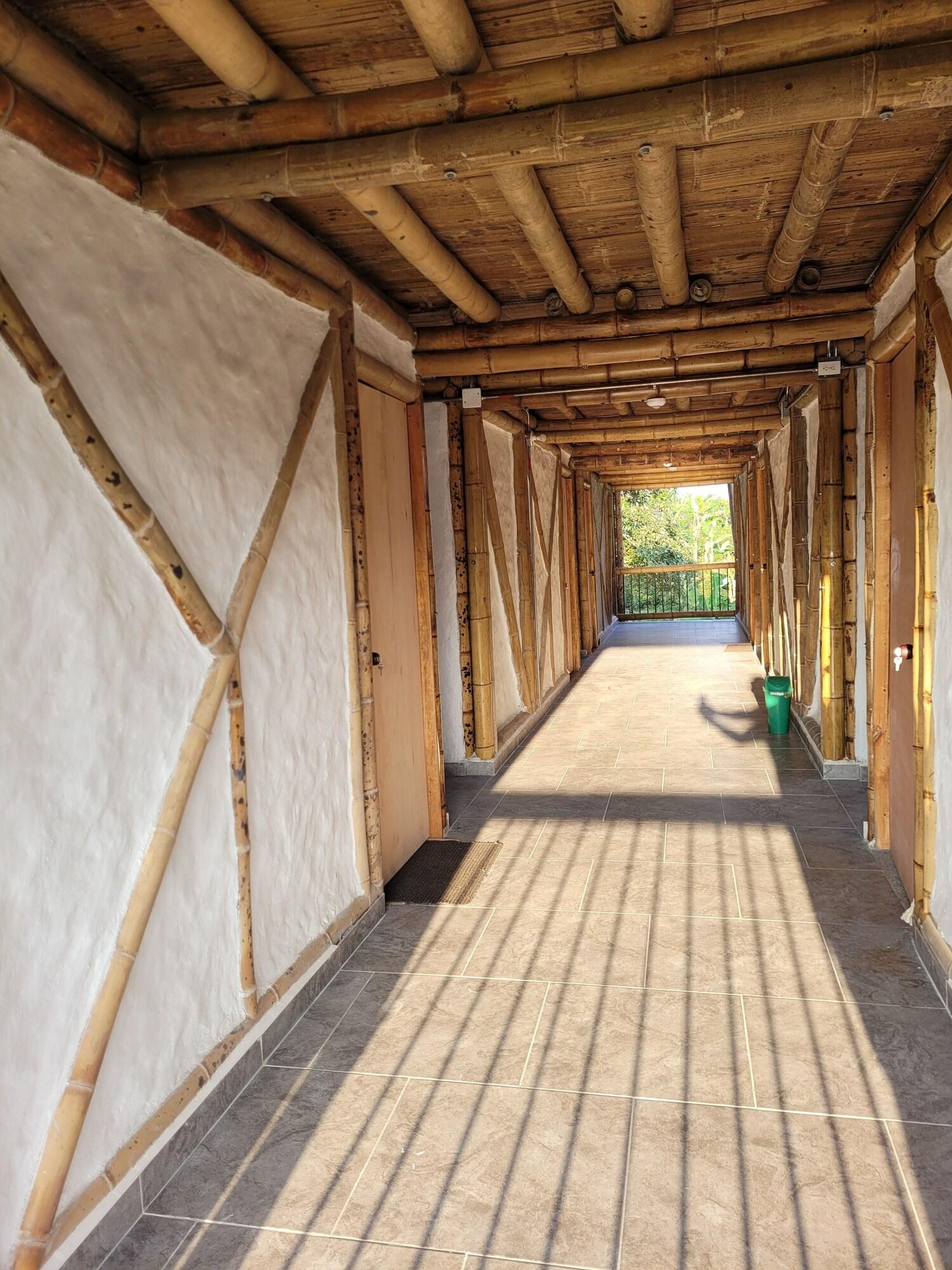 Varios Tanager Lodge Quimbaya