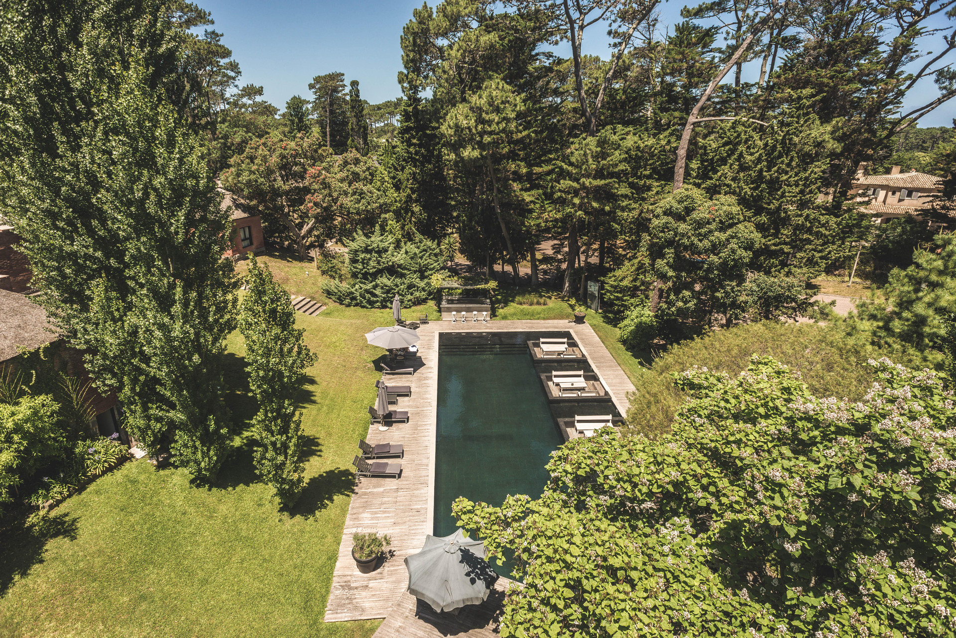 Vista Piscina Be House Suites & Spa