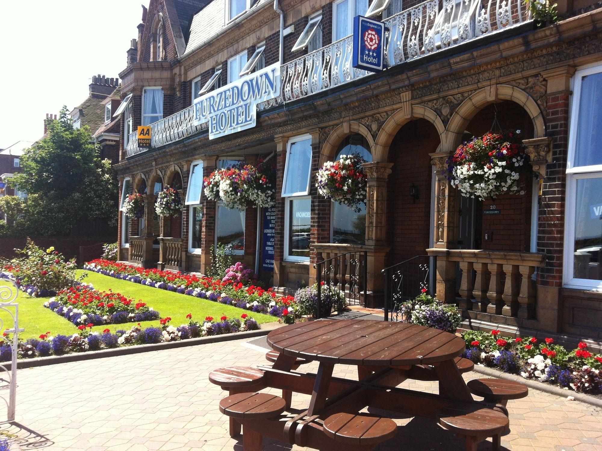 Vista Exterior Furzedown Hotel
