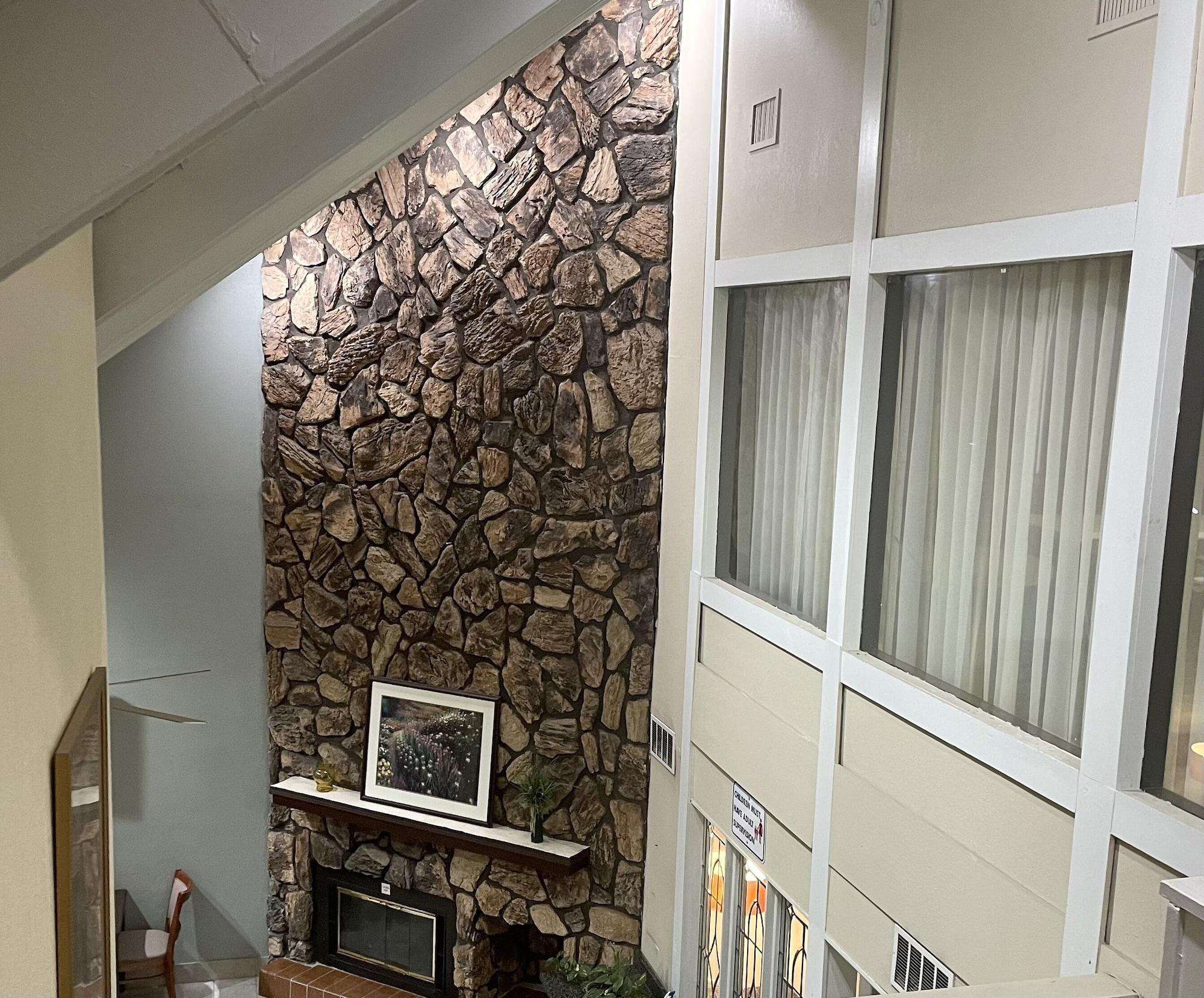 Vista Lobby Affordable Suites of America Grand Rapids