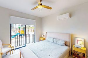 Renta temporal - Gorgeous Dog-friendly Apartment With Balcony, Open Layout, Heated Pool, & AC