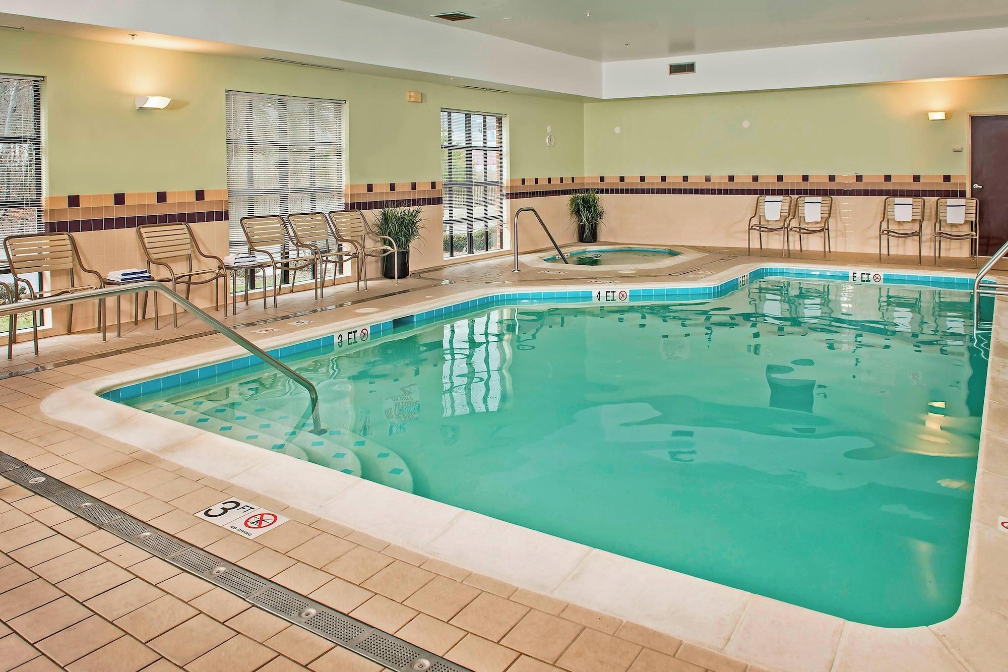 Vista Piscina Springhill Suites by Marriott Prince Frederick
