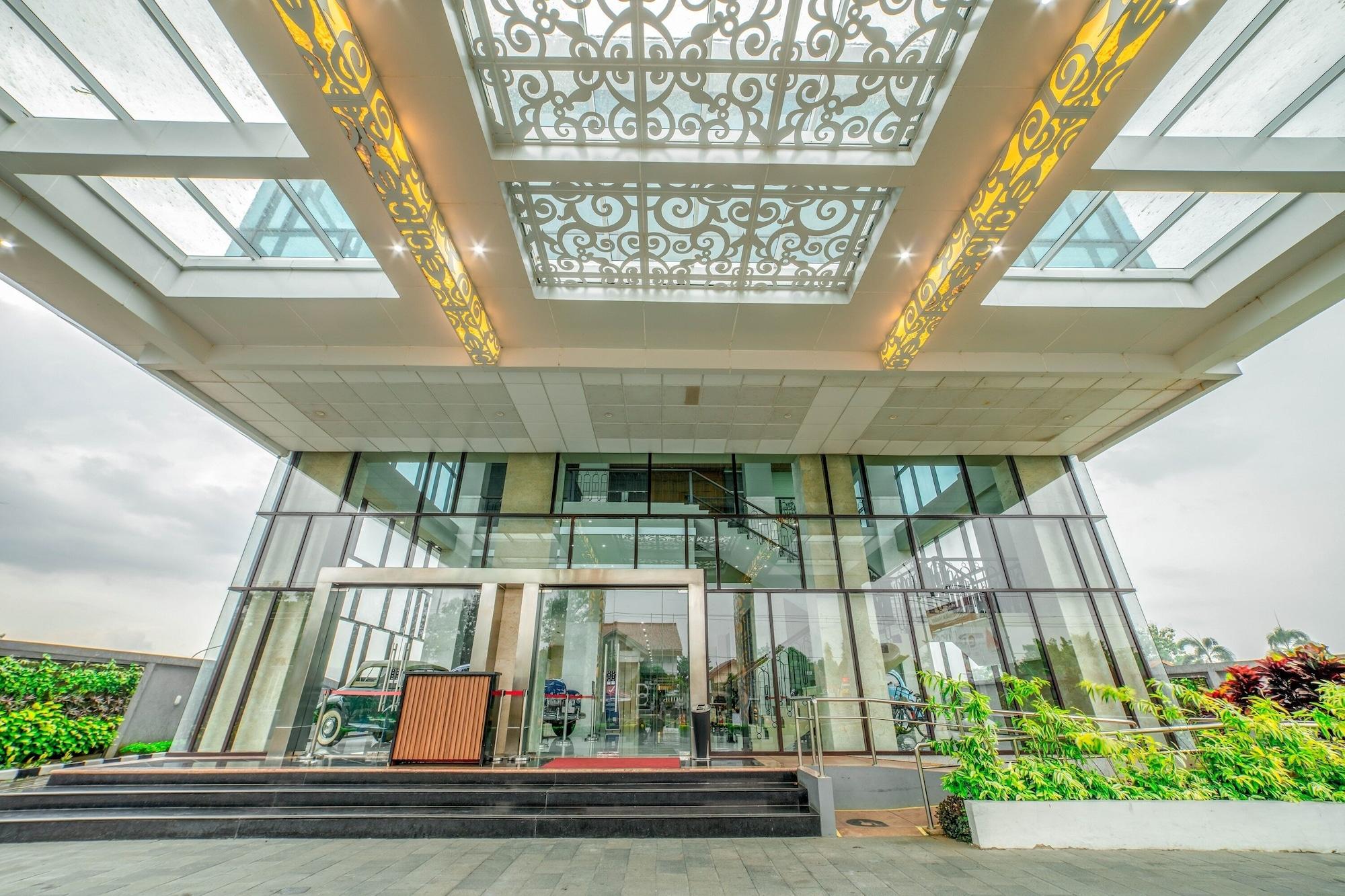 Vista Exterior Braling Grand Hotel Purbalingga, Azana Hotels Collection