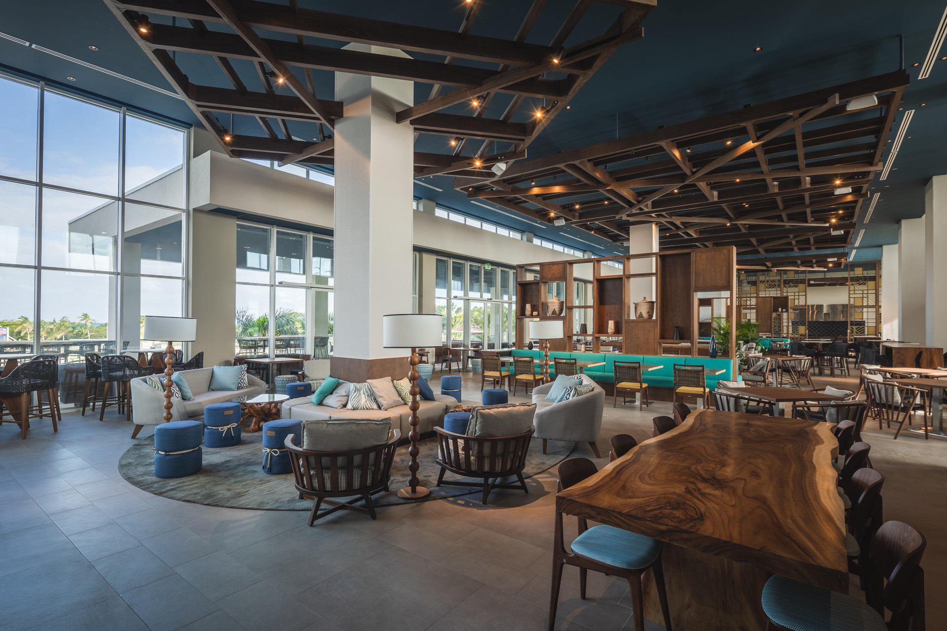 Vista Lobby Embassy Suites By Hilton Aruba Beach Resort