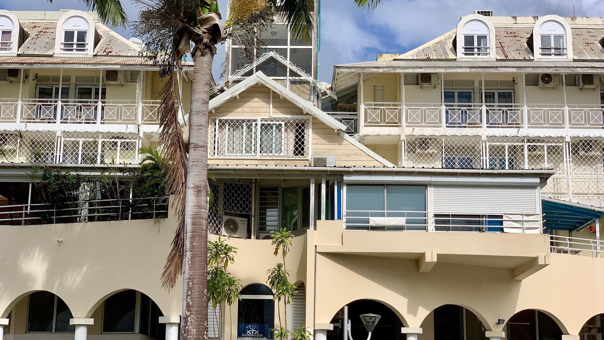 Vista Exterior Saint John Perse