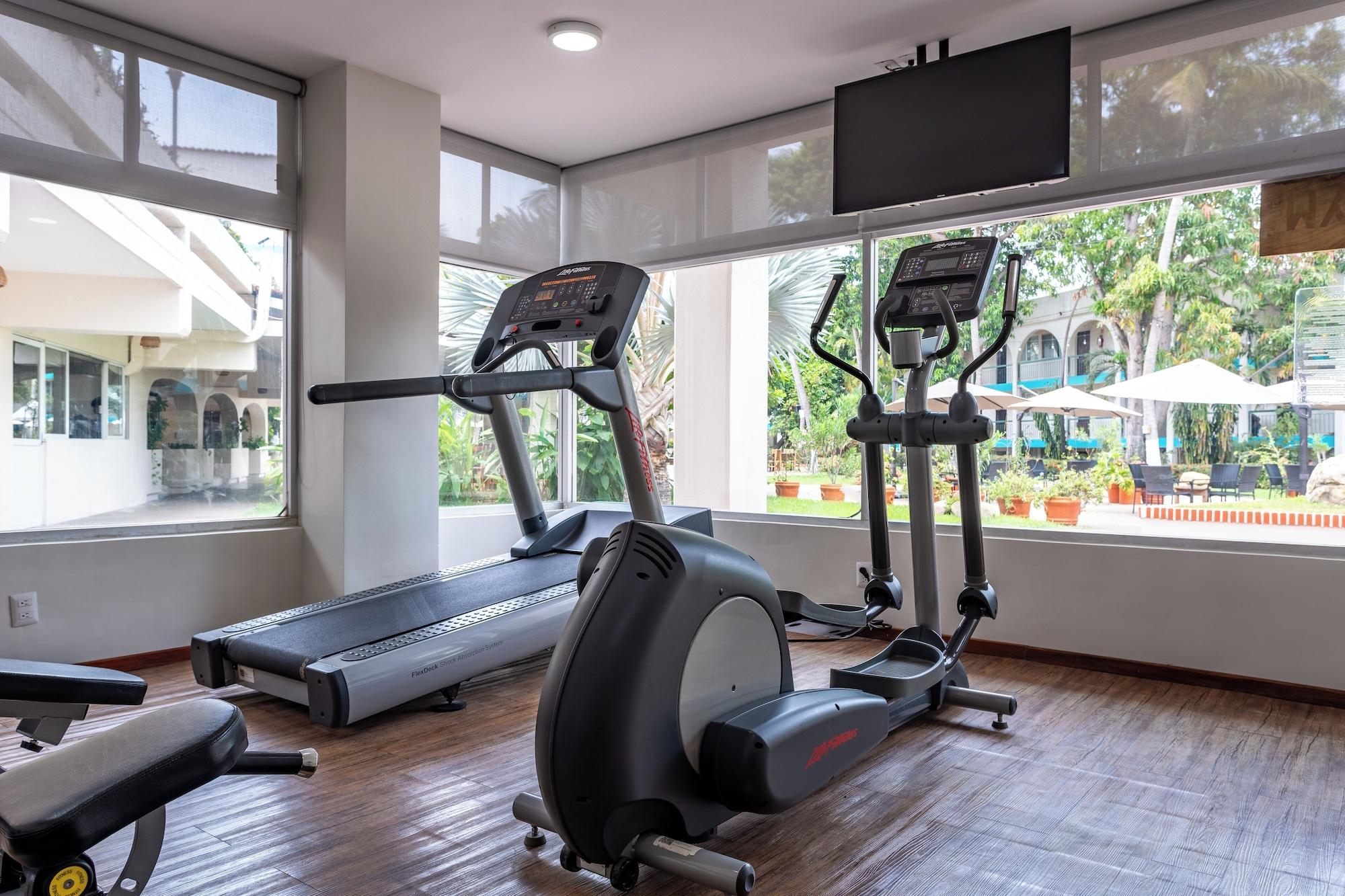 Gimnasio Hotel Suites Villasol