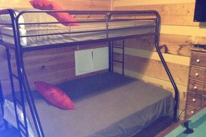 Alquiler Vacacional - Walk to Giant Steps from this cozy 2 bd/2ba with Private balcony & Mtn views.